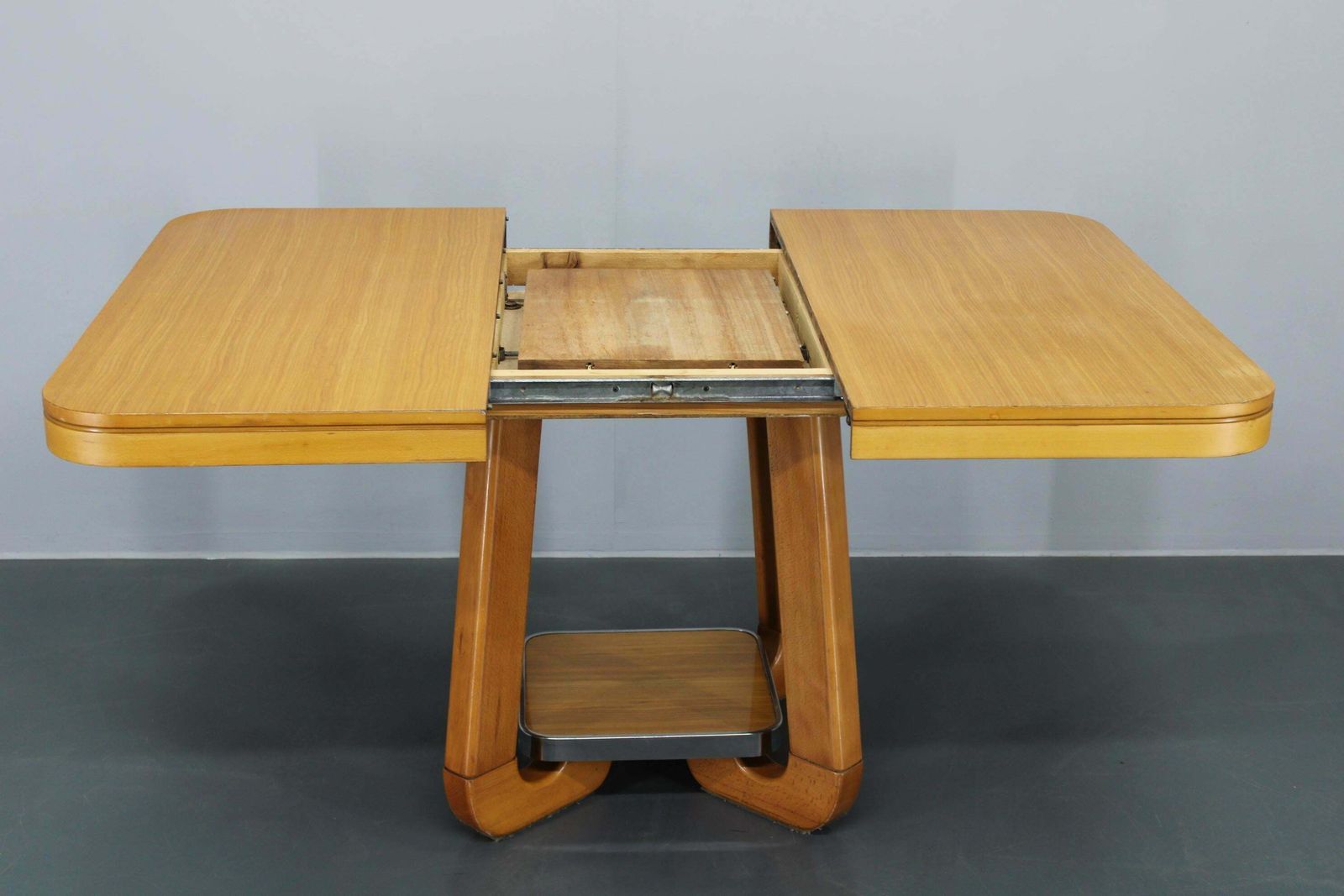 1970s Italian Extendable Dining Table In Maple Finish photo for sale