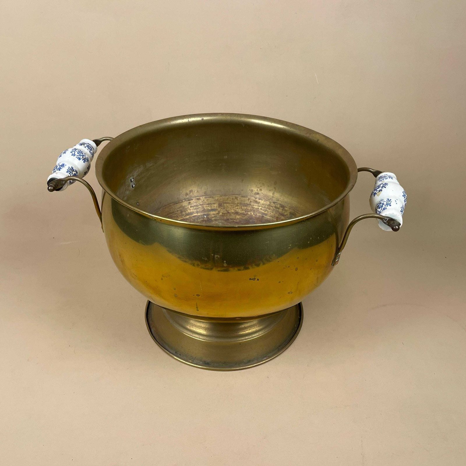 Antique Metal Brass Gold Coal Bucket Ceramic Handle Fireside Fire Side Scuttle Log Planter Farmhouse Cottage Pot Patina Vintage Fireplace photo for sale