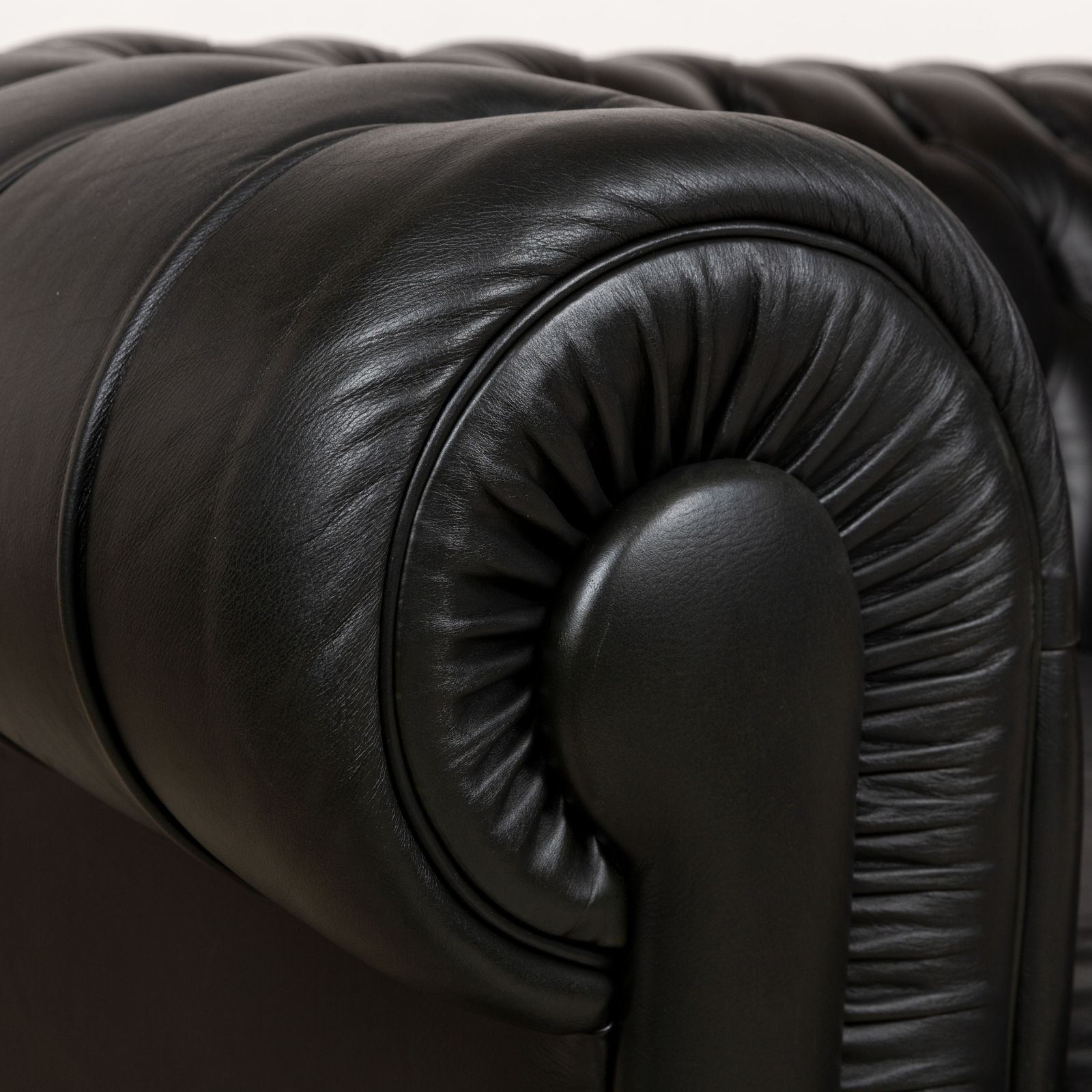 Canapé Chesterfield 2 places Natuzzi en cuir noir photo Mobilier