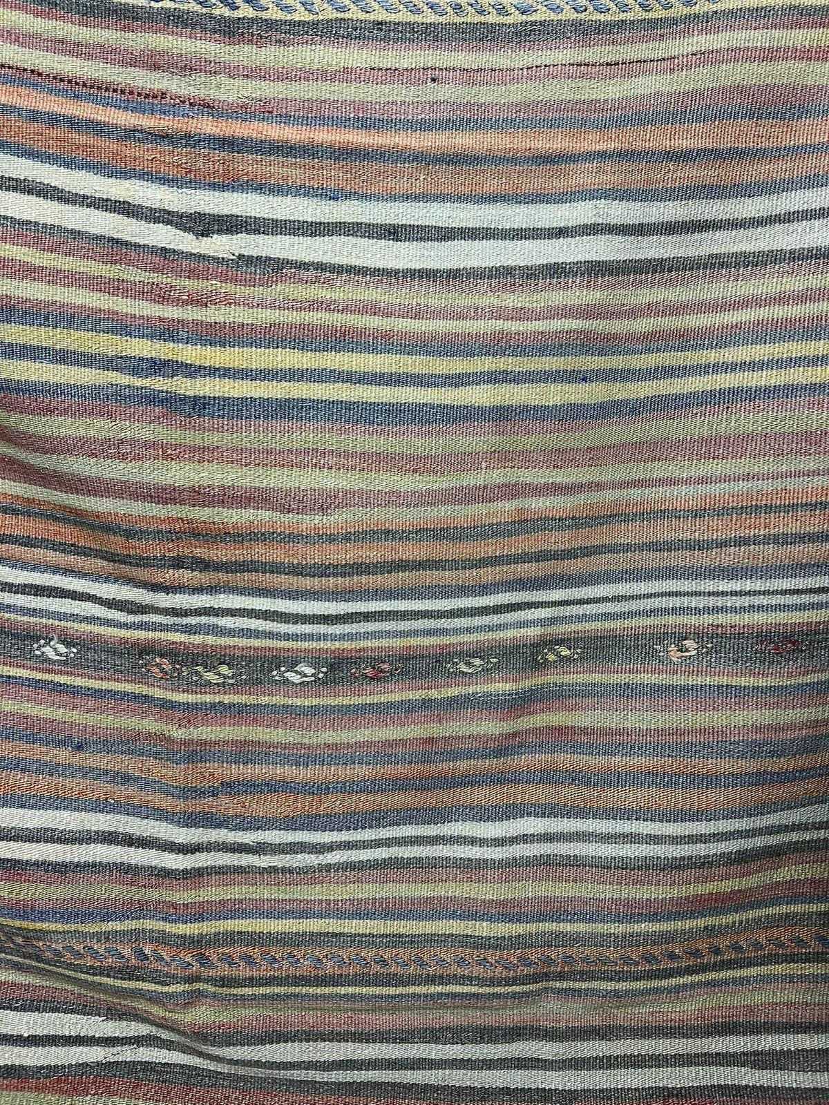 Handmade Vintage Turkish Wool Rug, Vintage Area Rug, Turkish Carpet For Living Room, Anatolian Rug, Area Carpet, Bedroom Rug, Home Decor Rug photo vinterior