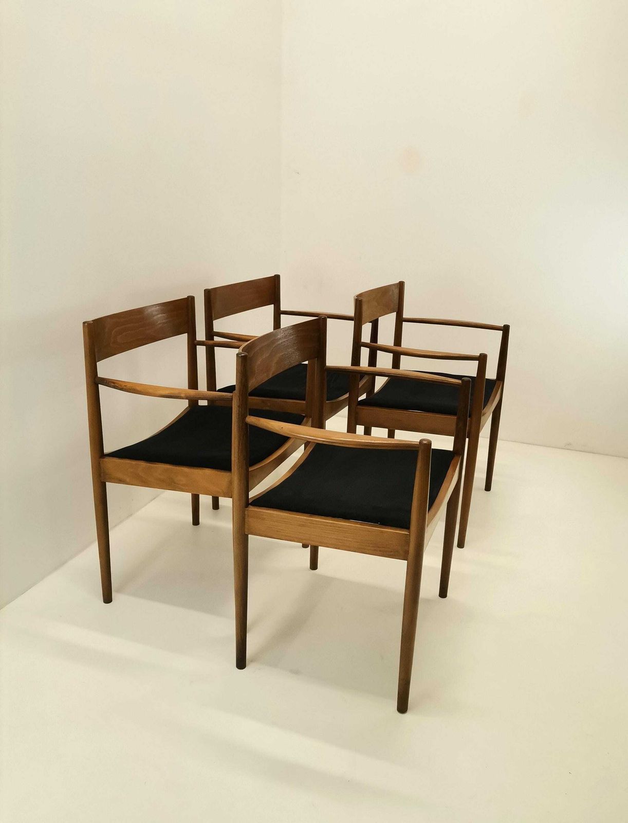 Set Of 4 Modern Dining Chairs / Danish Design Dining Chair Set / Mid Century Desk Chair photo vinterior