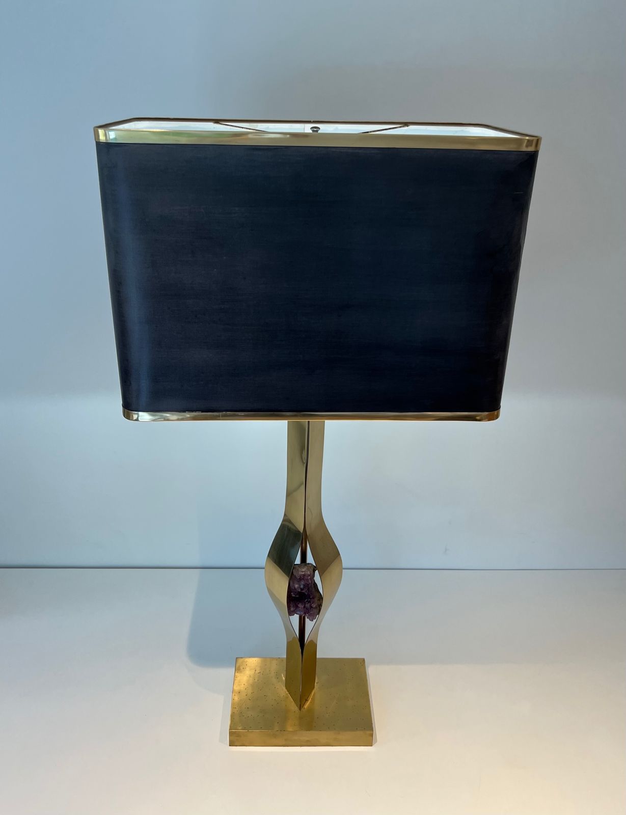 Important Sculptural Brass Lamp Composed Of An Amethyst By Willy Daro photo 7500.0