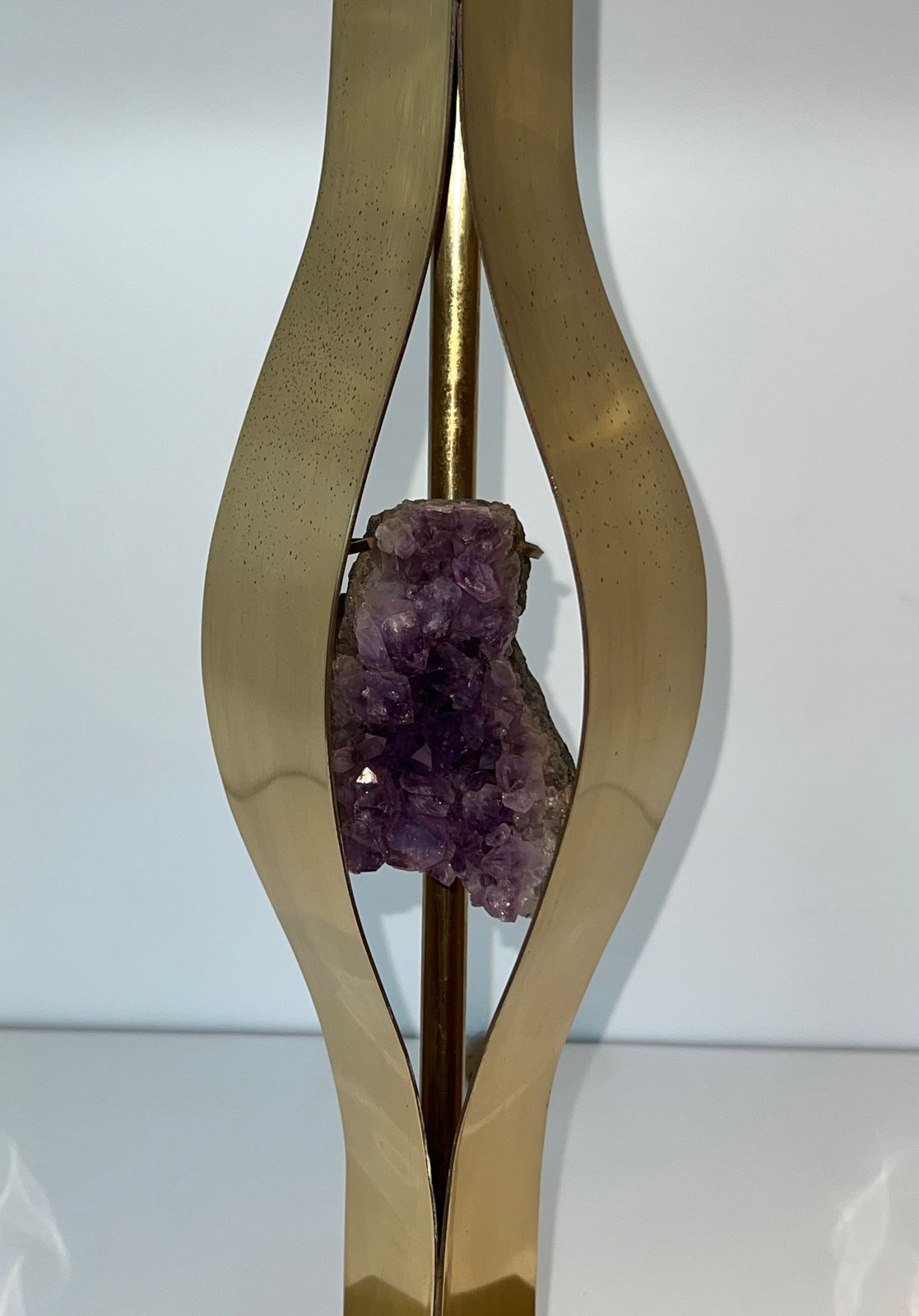 Important Sculptural Brass Lamp Composed Of An Amethyst By Willy Daro photo vintage