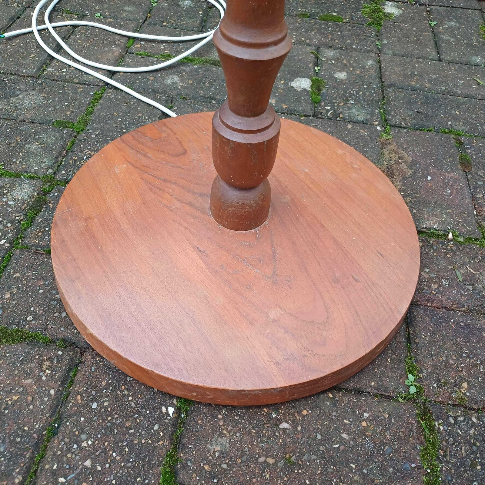 Vintage 60’s Teak Standard Lamp Fantastic Spiral Carved Decoration. photo Lighting