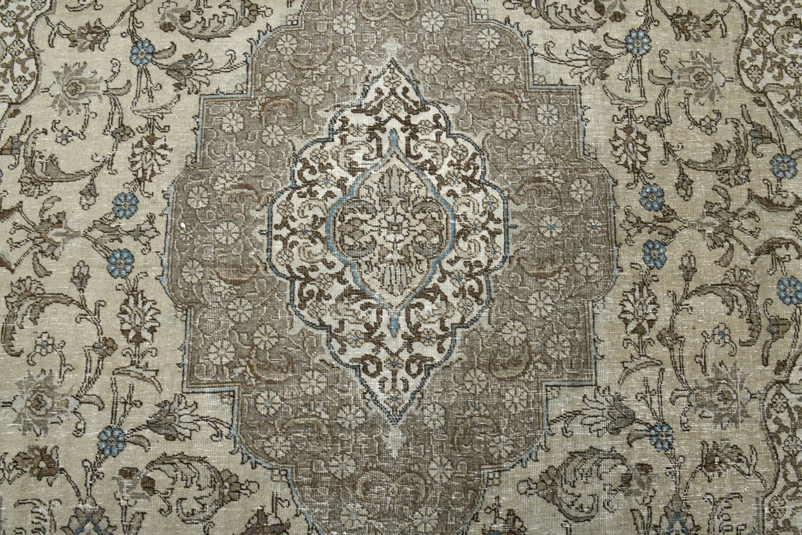 Oversized Vintage Turkish Rug, Oushak Area Rugs, Handmade Wool Carpet photo furniture