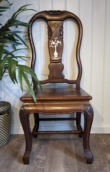 Queen Anne Style Wooden Dining Chair