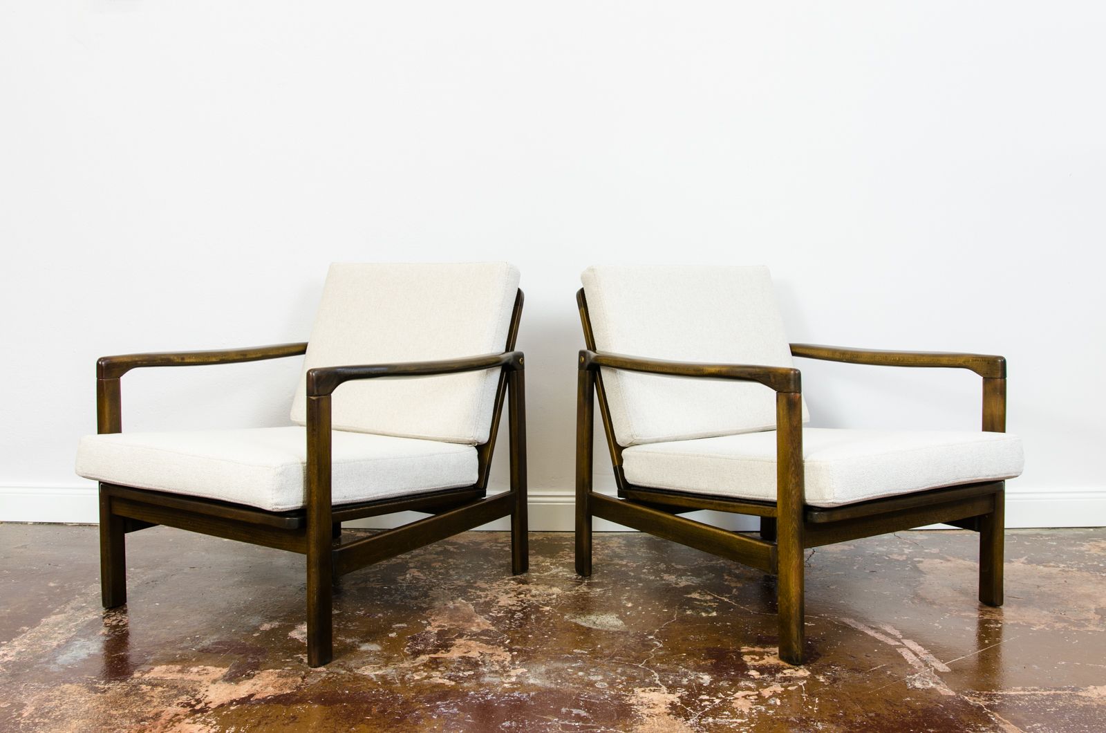 1100.0 Pair Of B 7522 Armchairs By Zenon Bączyk 1960s photo