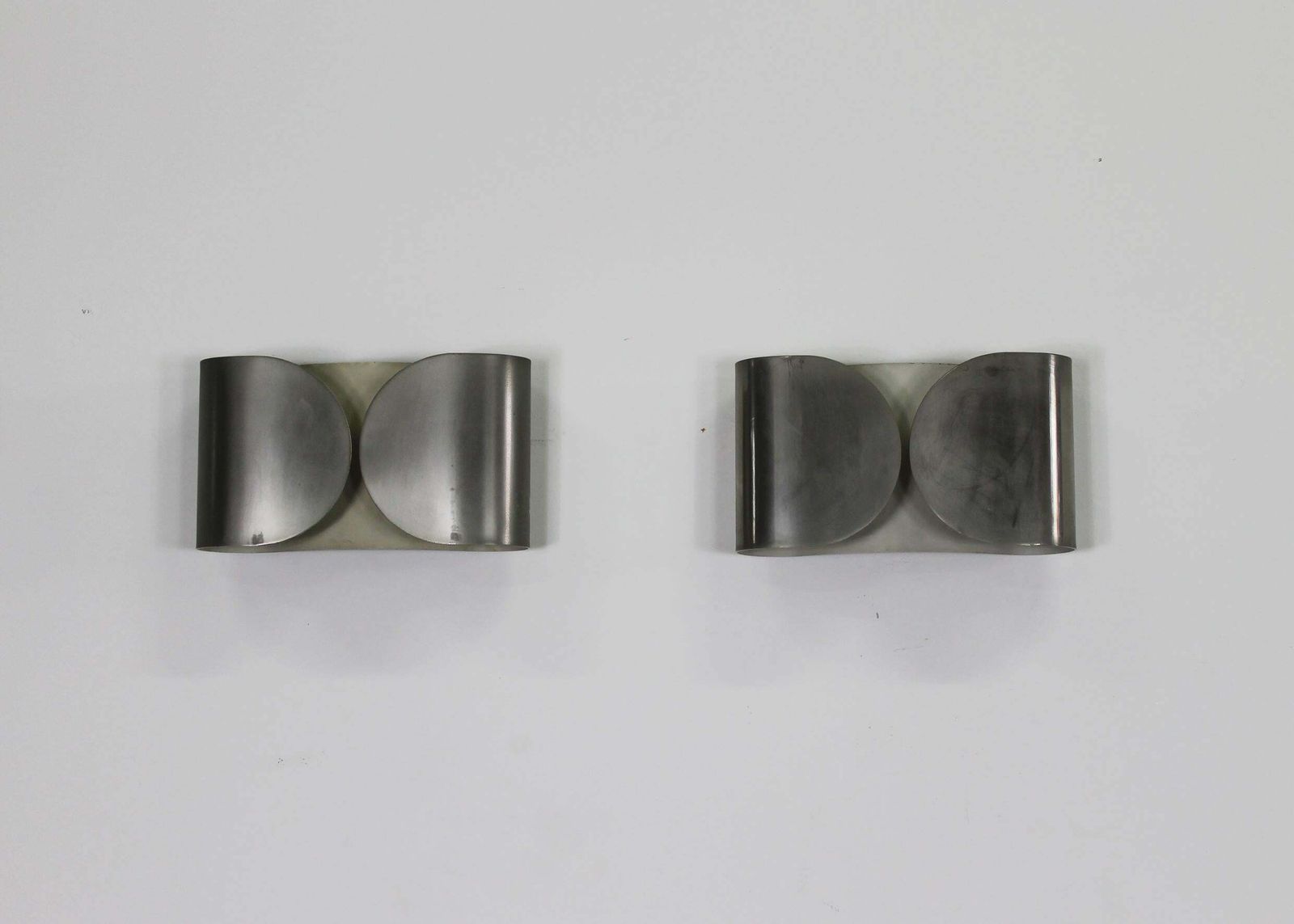 Tobia Scarpa Set Of Two Foglio Wall Lamp In Nickel Plated Metal By Flos 1966 photo for sale