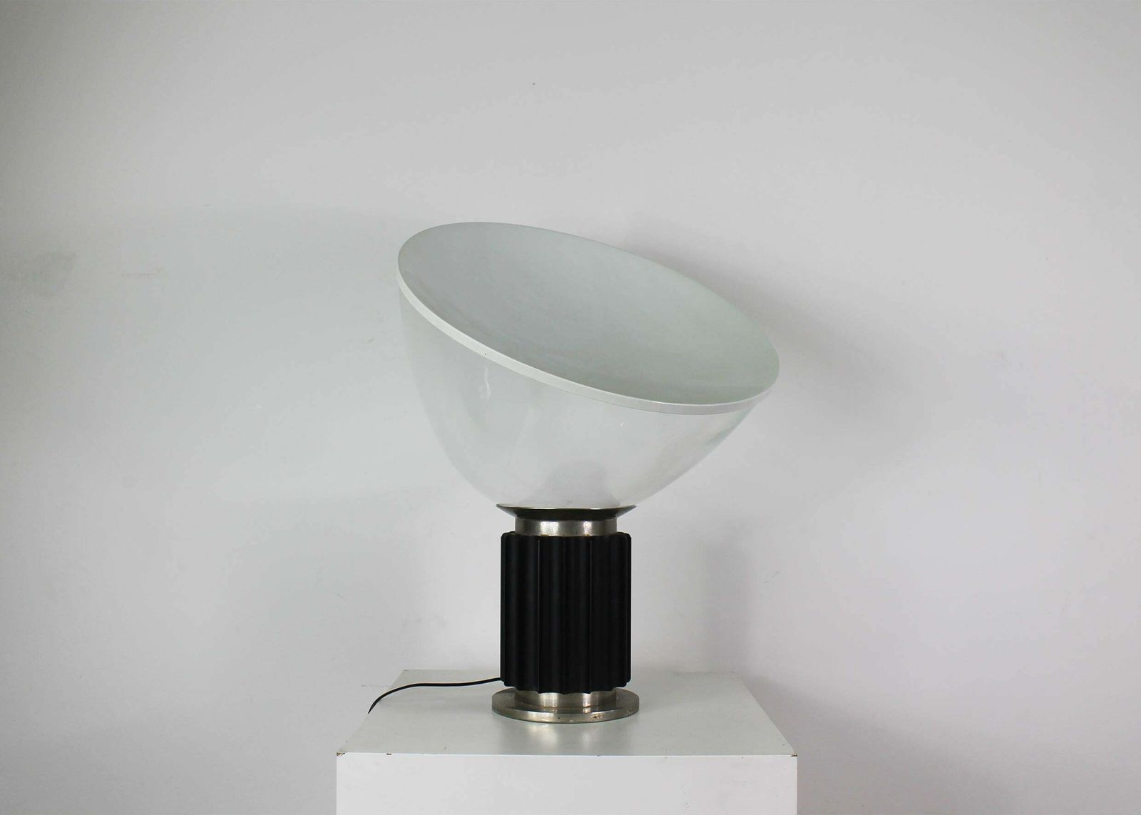 Achille & Pier Giacomo Castiglioni Taccia Black Table Lamp By Flos 1970s photo 2252.0
