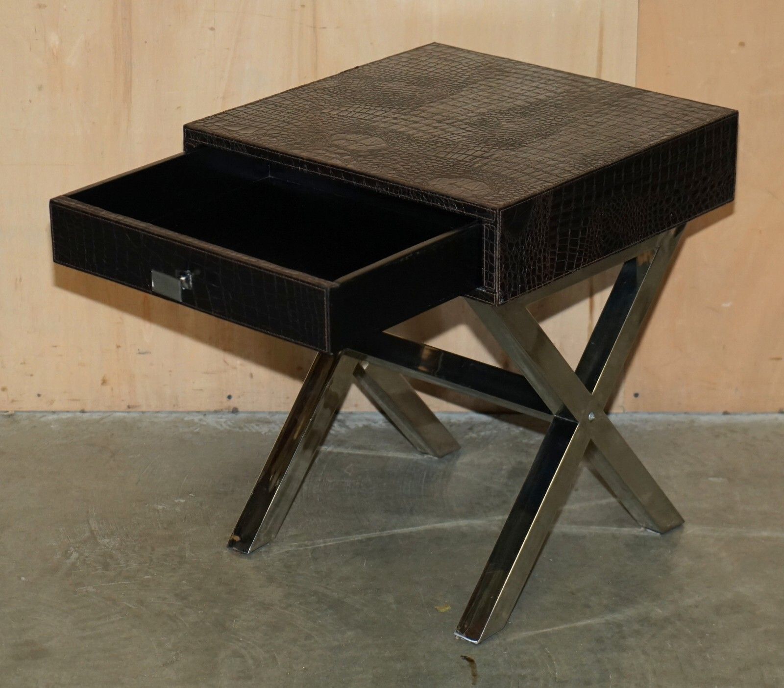 photo vinterior Andrew Martin Style Pair Chrome Crocodile Alligator Leather Patina Side Tables