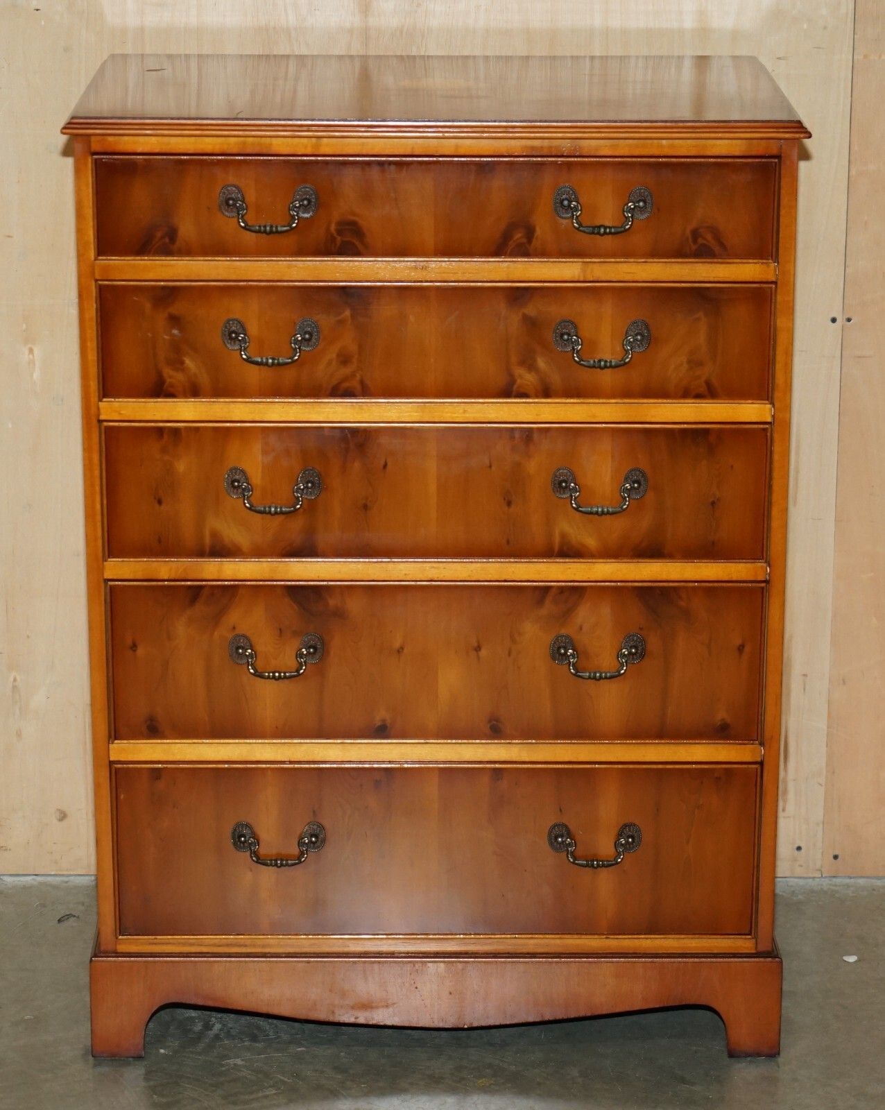 photo vintage Pair Of Very Large 110cm Tall Sheraton Revival Burr Walnut Chests Of Drawers