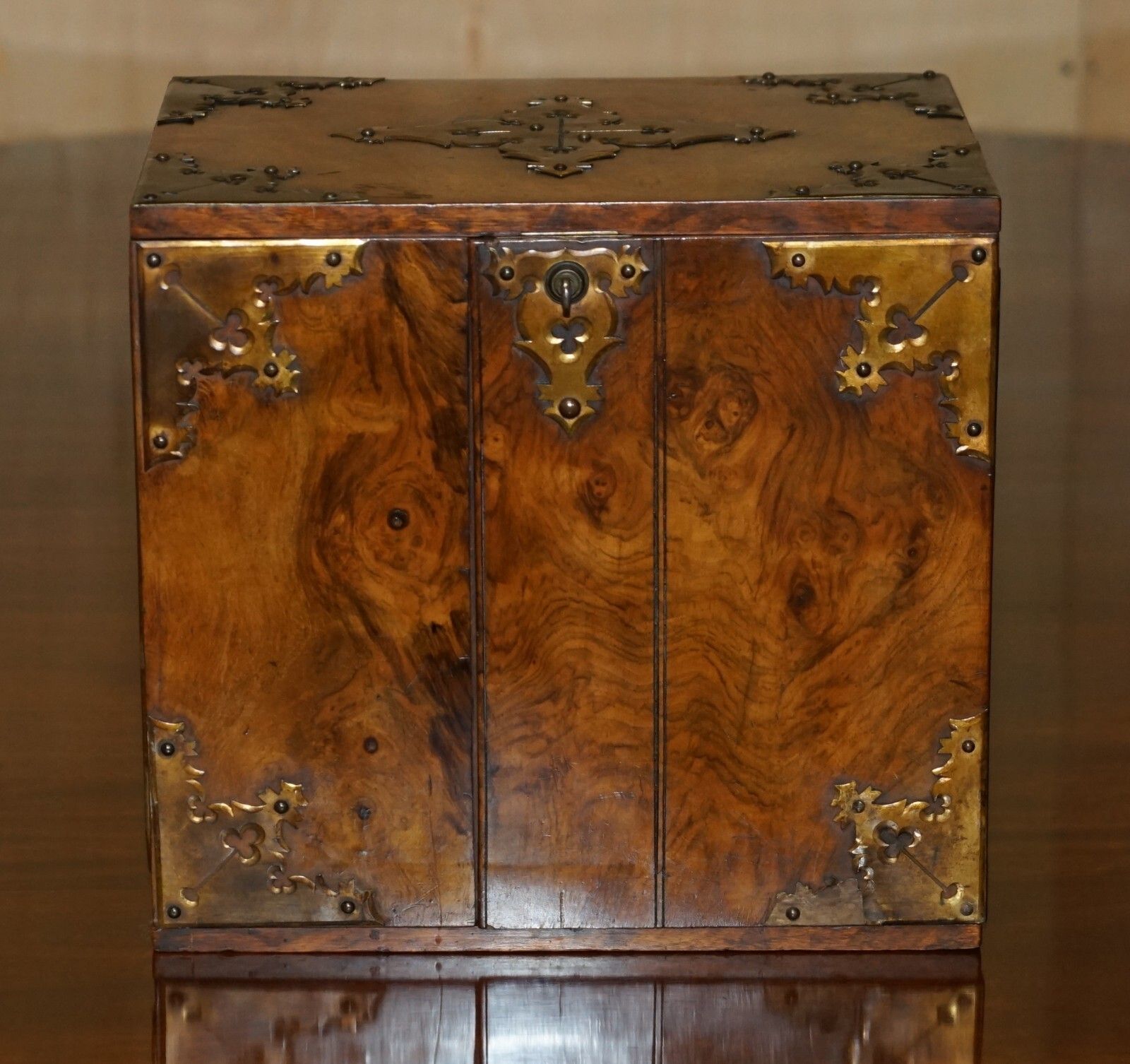 Exquisite Antique Regency Circa 1820 Burr Walnut & Brass Cigar Humidor Chest photo for sale