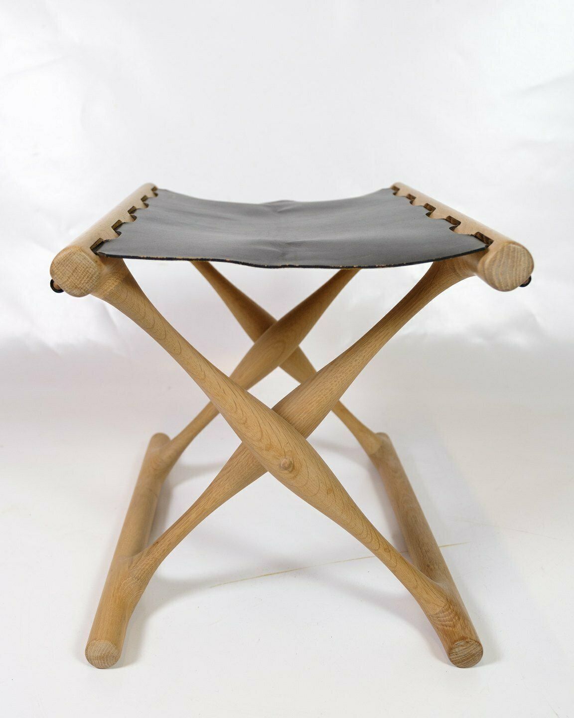 Stool "Gold High Chair" Model Ph 43 In Oak With Seat Of Stretched Black Full Grain Leather By Poul Hundevad photo vinterior