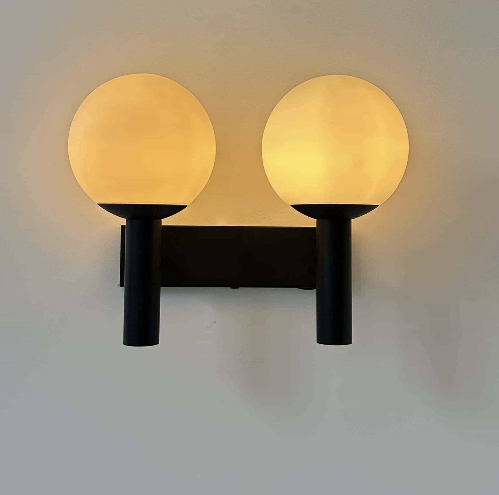 photo furniture Double Wall Lamp In Opaline And Black Lacquered Metal, Raak Netherlands 1960