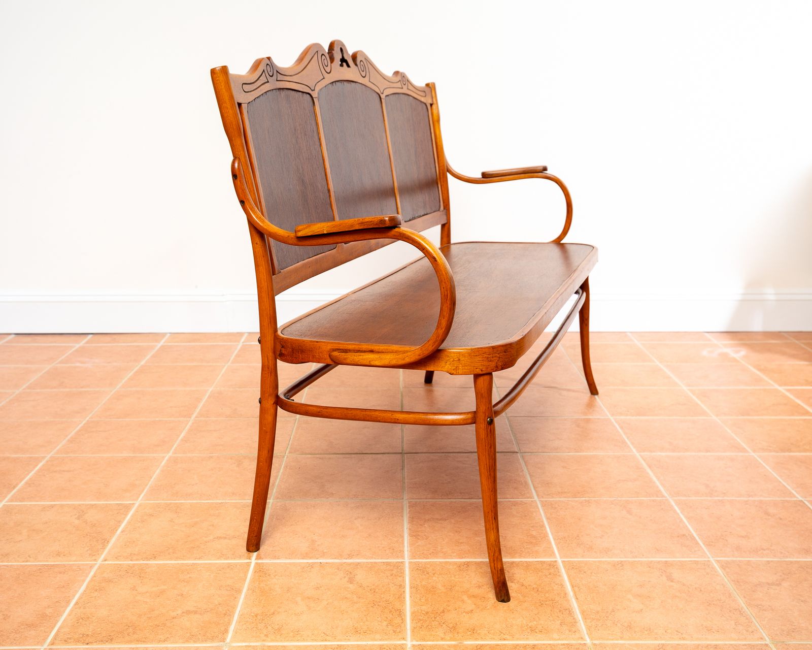 photo furniture J&J Kohn Art Nouveau Bench Bentwood 3 Seater Vienna Secession J J Kohn Austrian Two Tone Beech Wooden Bistro Thonet Style 1890s 1900s