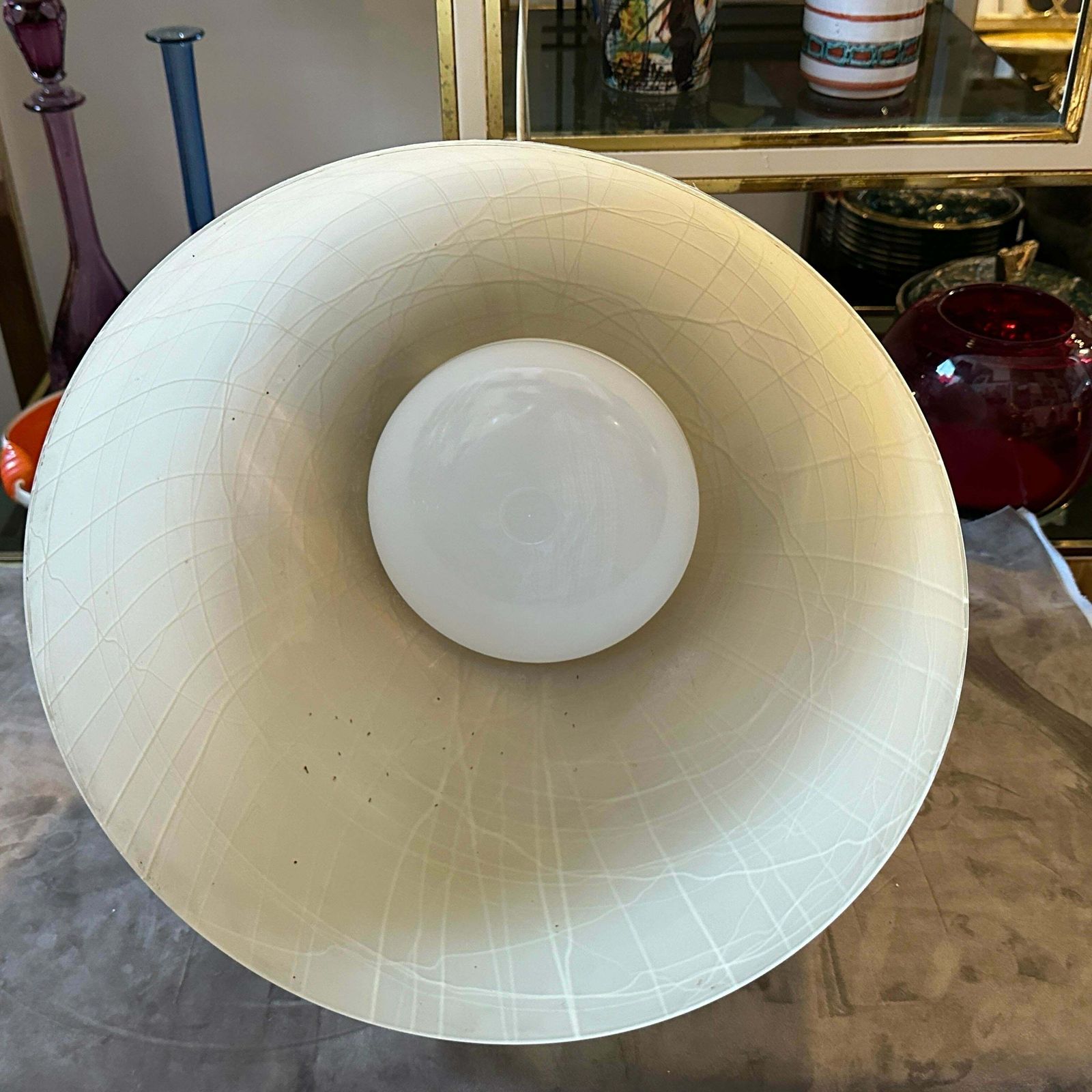 photo vinterior 1970s Mid Century Modern White Murano Glass Round Pendant By La Murrina