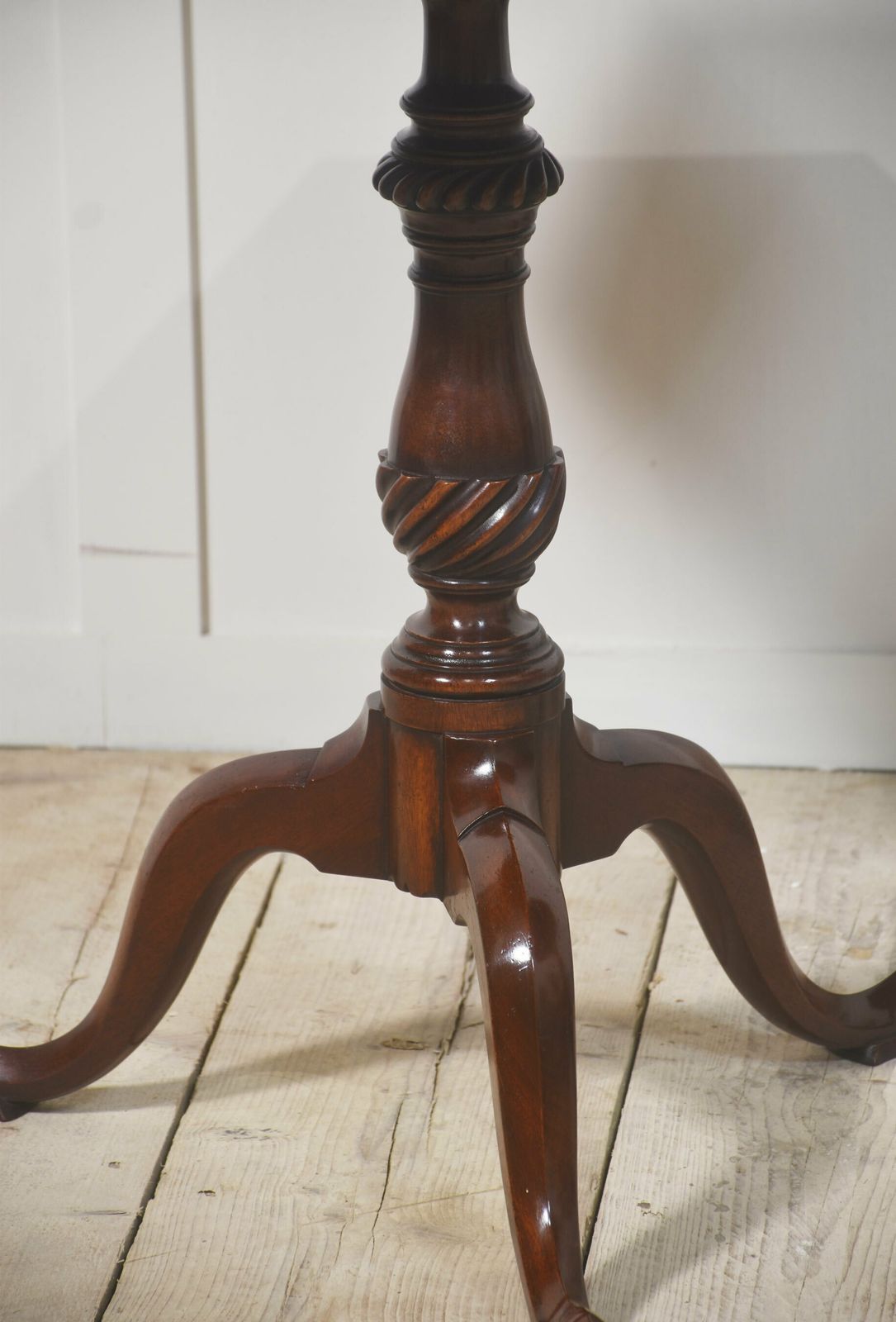 Pair Of Inlaid Mahogany Tripod Tables photo vinterior