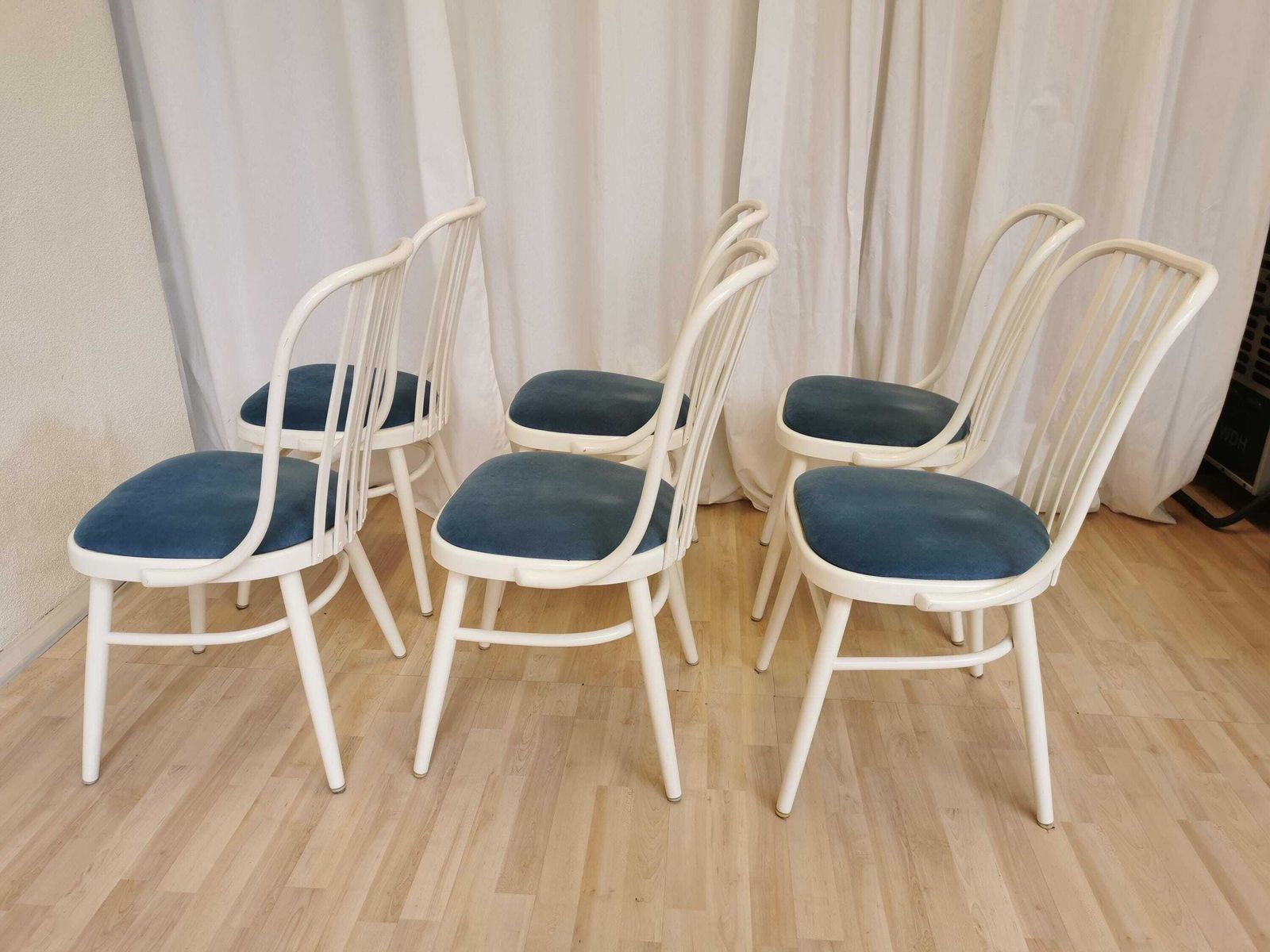 1 Of 6 Vintage Bentwood Dining Chairs / 1980s Yugoslavia / Made In Ligna Style / White Wooden Mid Century Dine Chairs With Blue Fabric Seat photo Furniture
