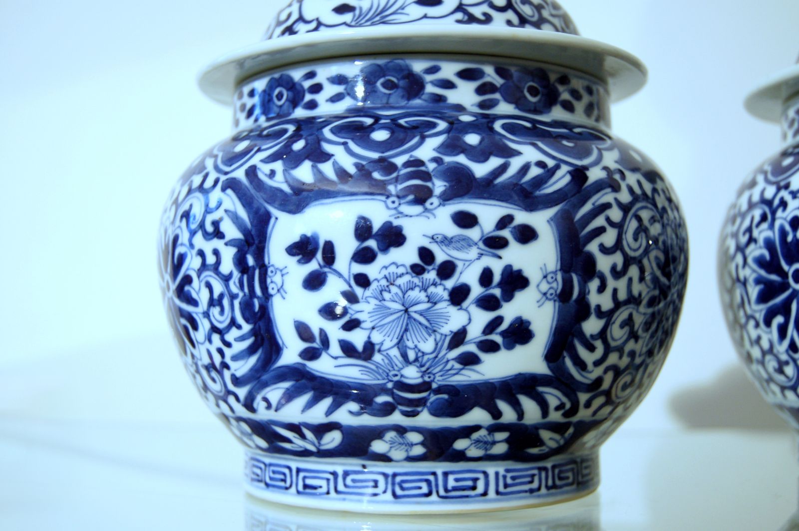 Pair Of Potiche Porcelain / China Marked Kangxi ( 1661 1722 ) Qing Dynasty 20th Century photo Home Decor
