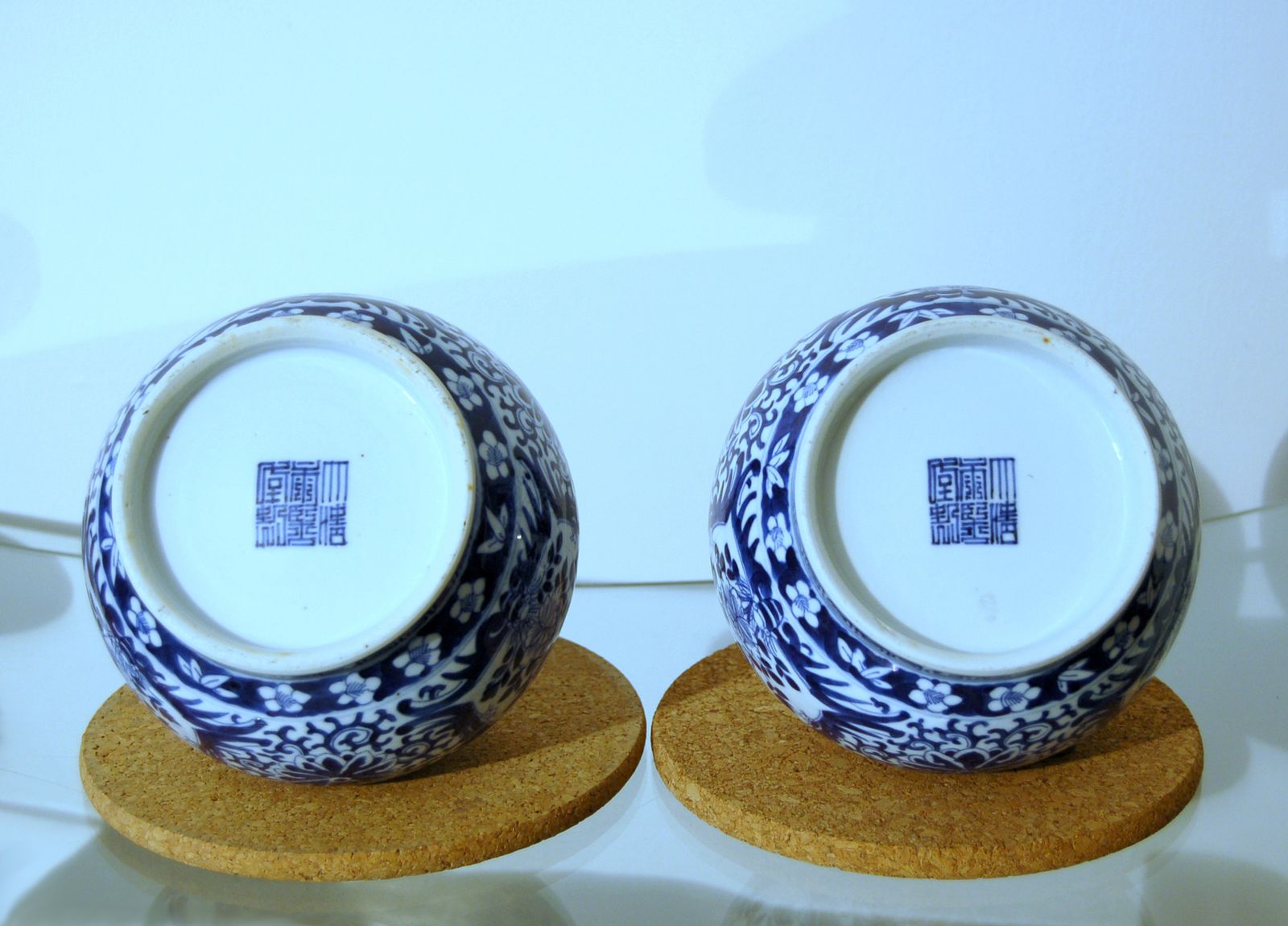 photo for sale Pair Of Potiche Porcelain / China Marked Kangxi ( 1661 1722 ) Qing Dynasty 20th Century