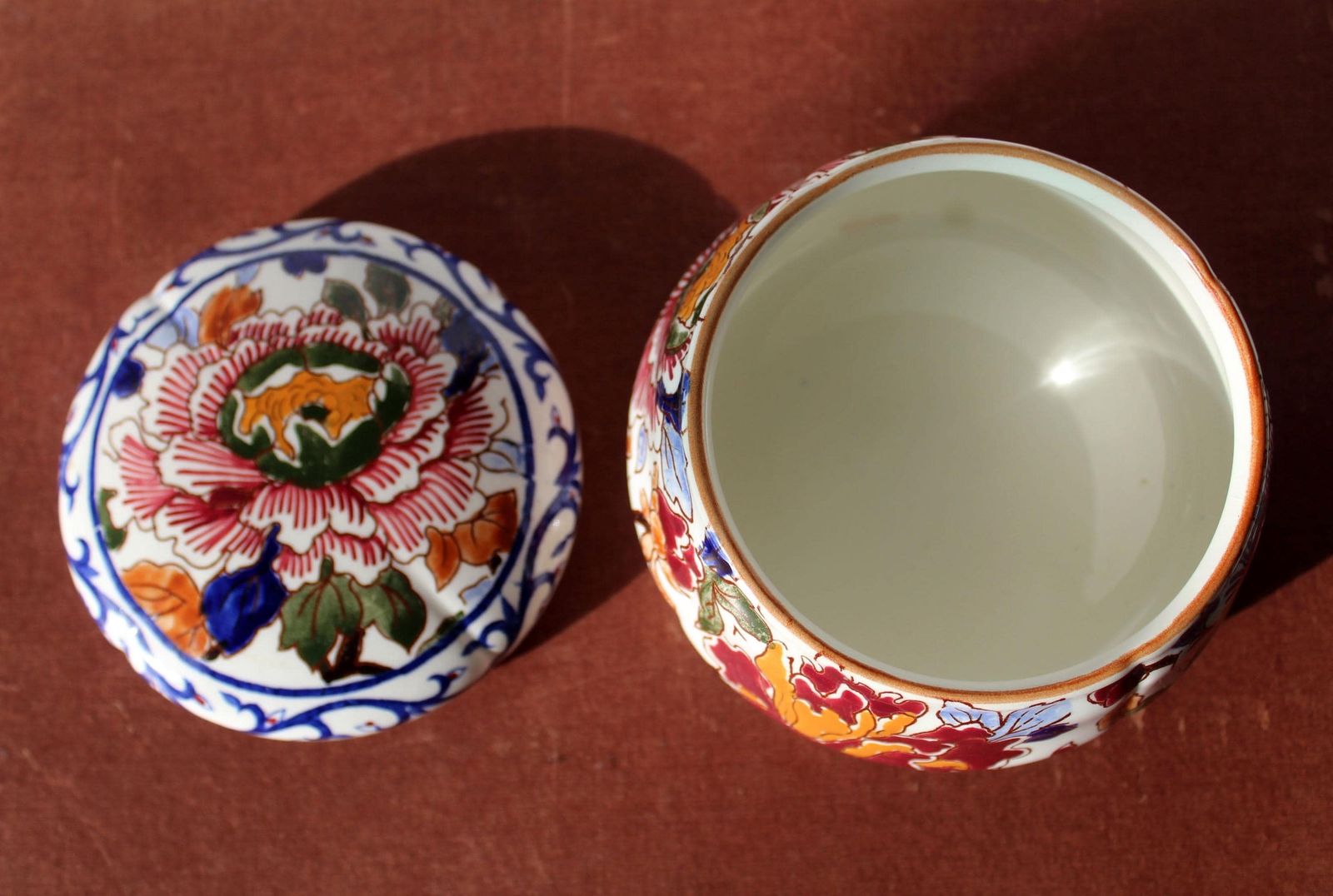 Vintage Frans Keramiek Gien Bonbonnière, Dekselbox, Grote Doos, Suikerpot, Sieradendoos, Frankrijk, Pioenrozen / Pivoine Ontwerp, Gesigneerd photo vinterior