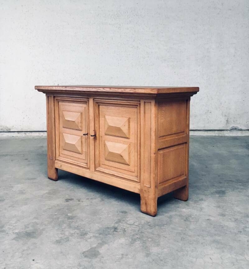 Brutalistisch Handgemaakt Eiken Kast Met 2 Deuren, België, Ca. Jaren 1950 photo vinterior