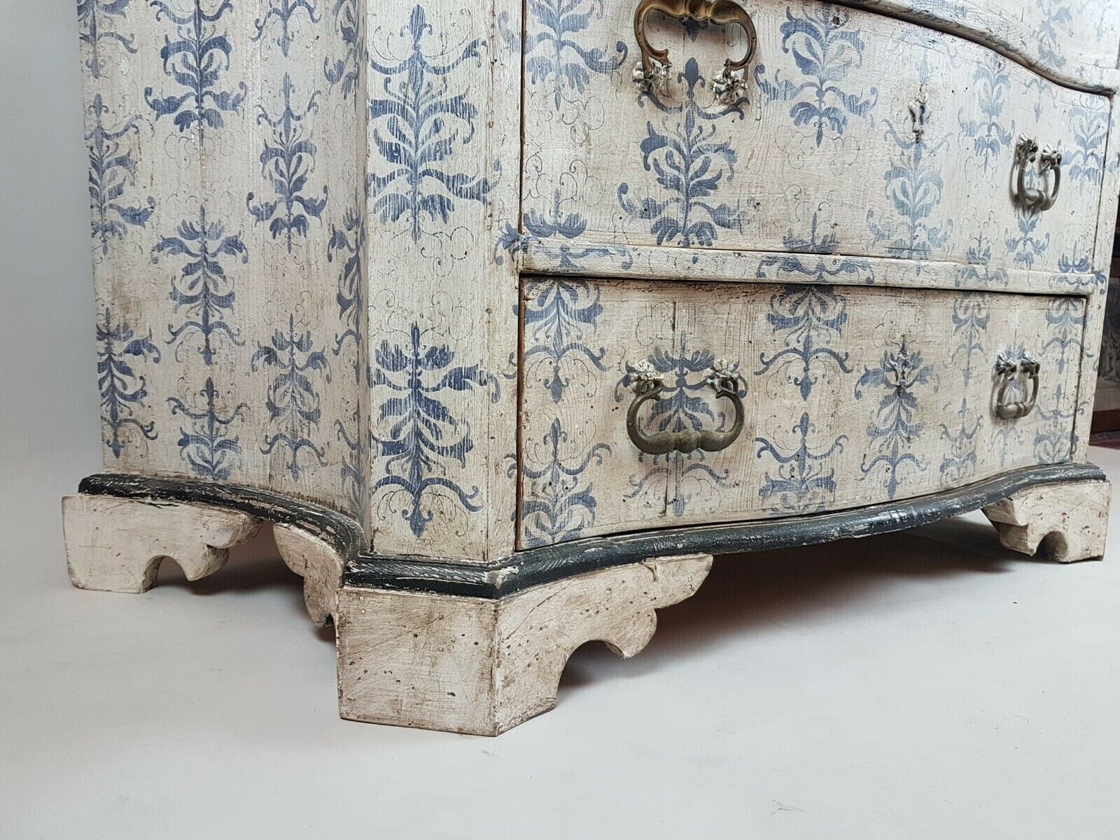 Crossbow Chest Of Drawers In Painted Wood (Possibility Of A Pair) Price Per Piece photo buy
