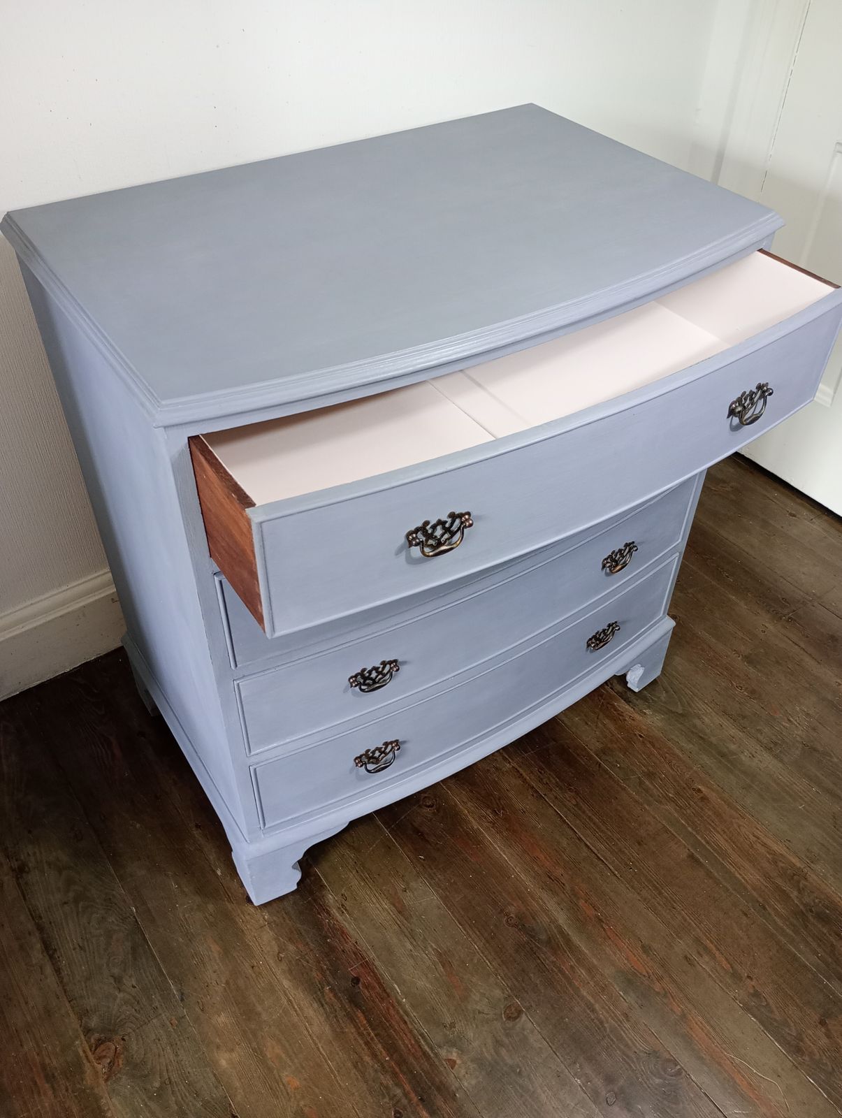 Georgian Style Bow Fronted Chest Of Drawers photo vintage