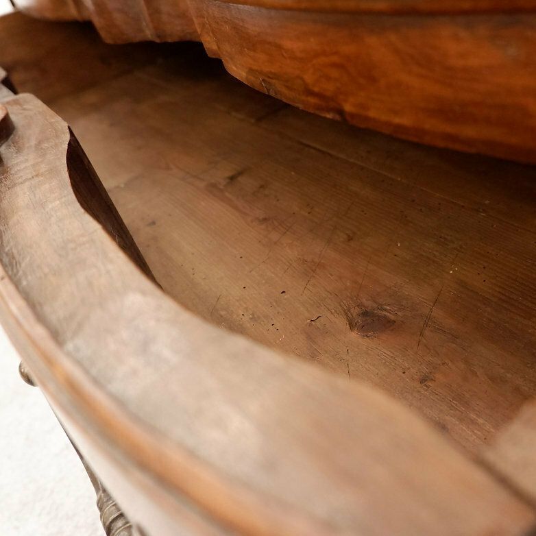 18th Century French Crossbow Front Chest Of Drawers In Walnutt, Aix En Provence photo 4800.0