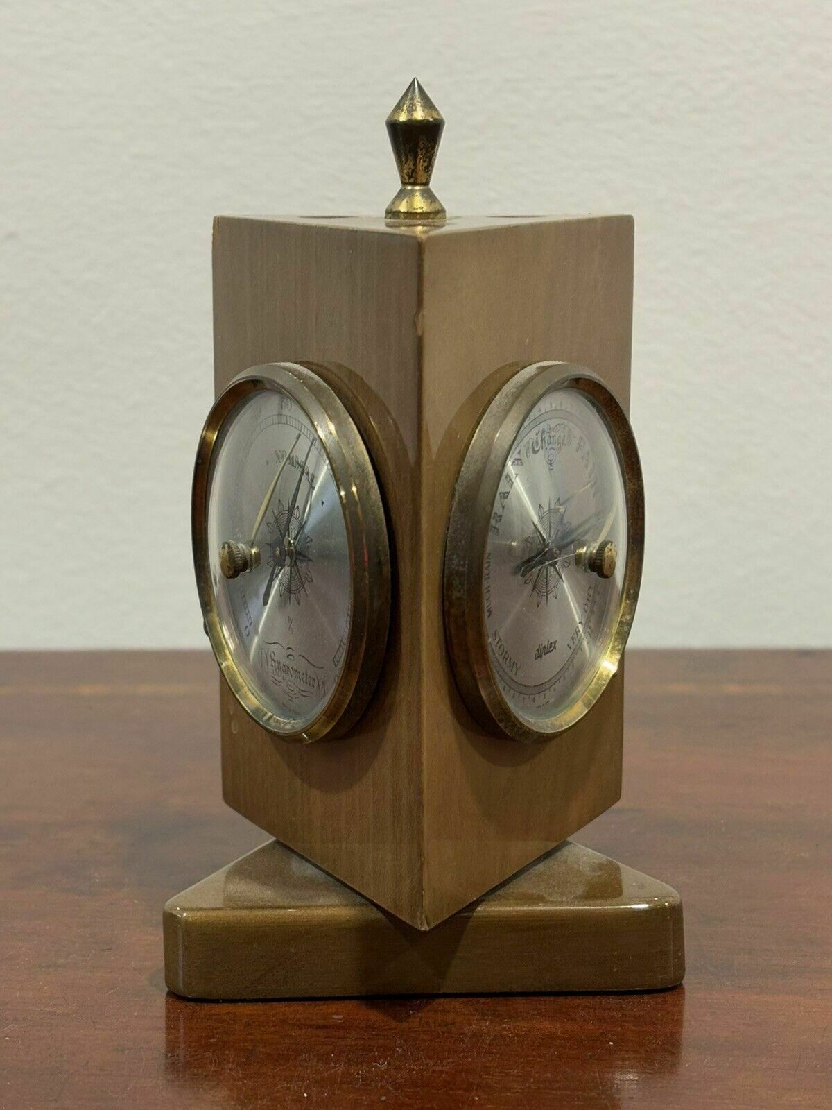 photo furniture Desk Weather Station, 3 Sides, Barometer, Thermometer & Hygrometer