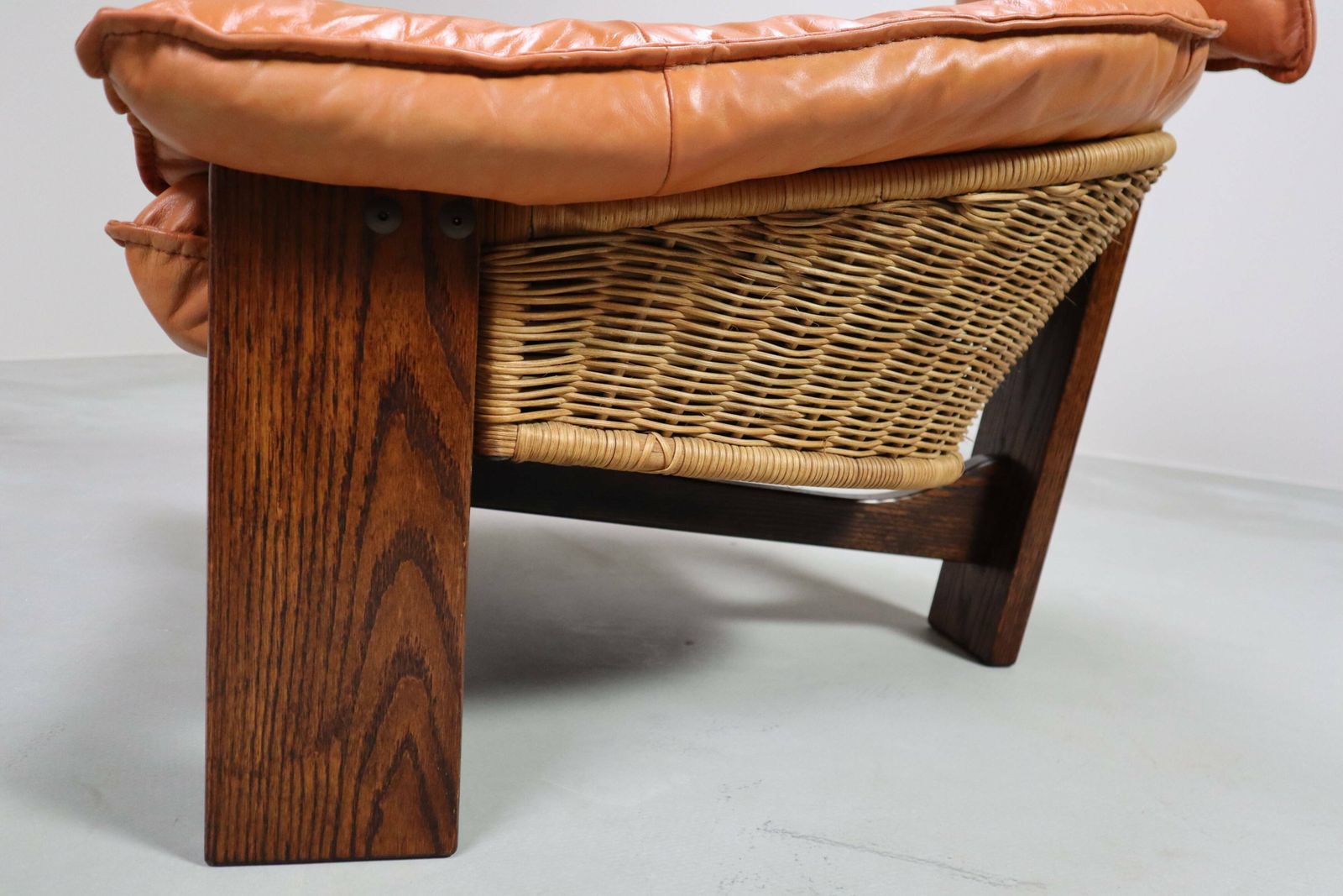 2370.0 Vintage Three Legged Lounge Chair In Leather, Rattan And Oak, Netherlands photo