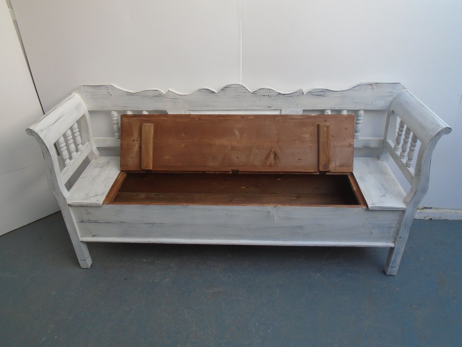 A Mottled White Heart Motif Antique Pine 3 Seater Box Settle photo buy