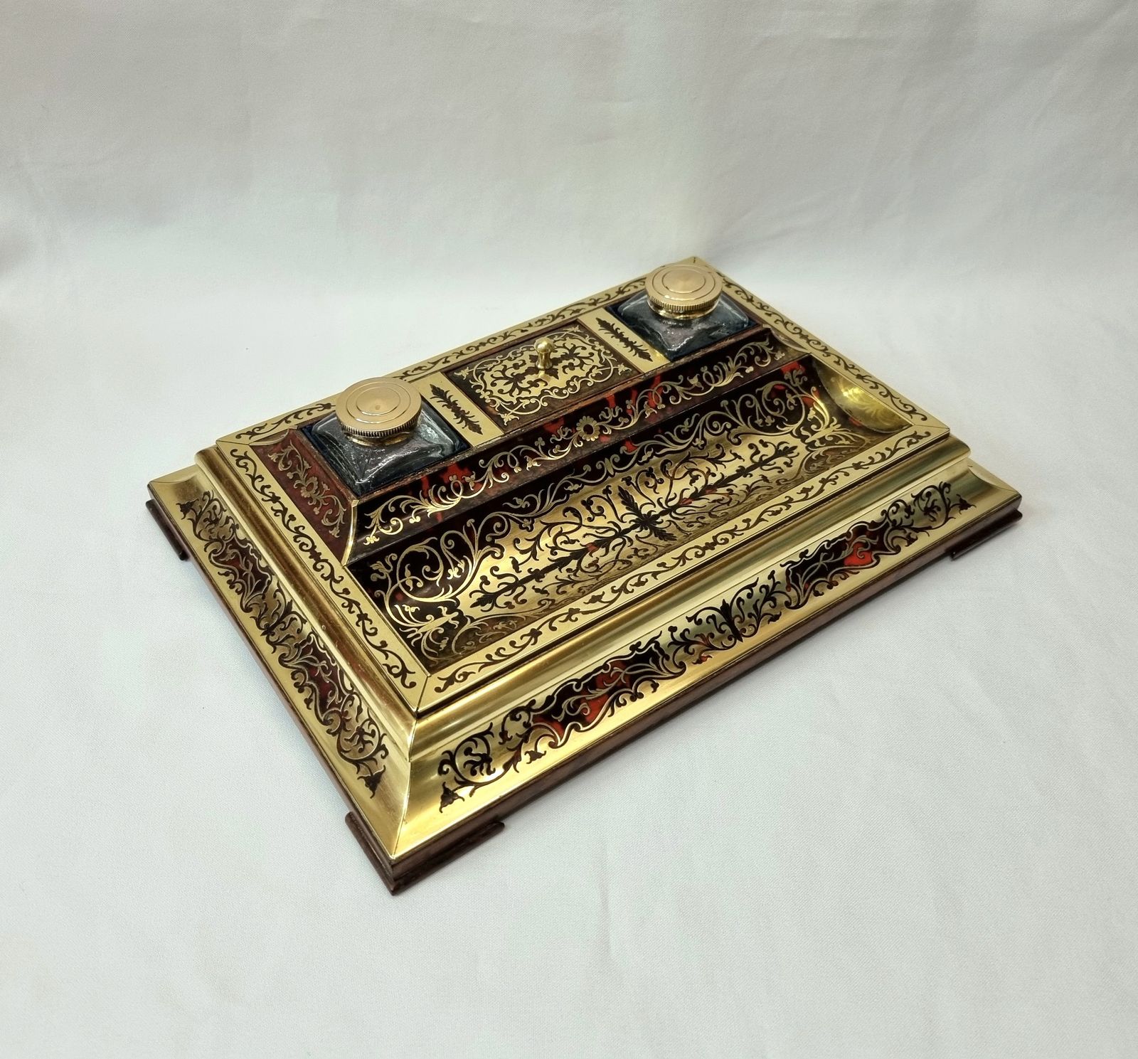 Sensational French Napoleon III Antique Boulle Work Inkstand With Twin Inkwell Inserts, Stamp Compartment And A Generously Sized Pen Well.