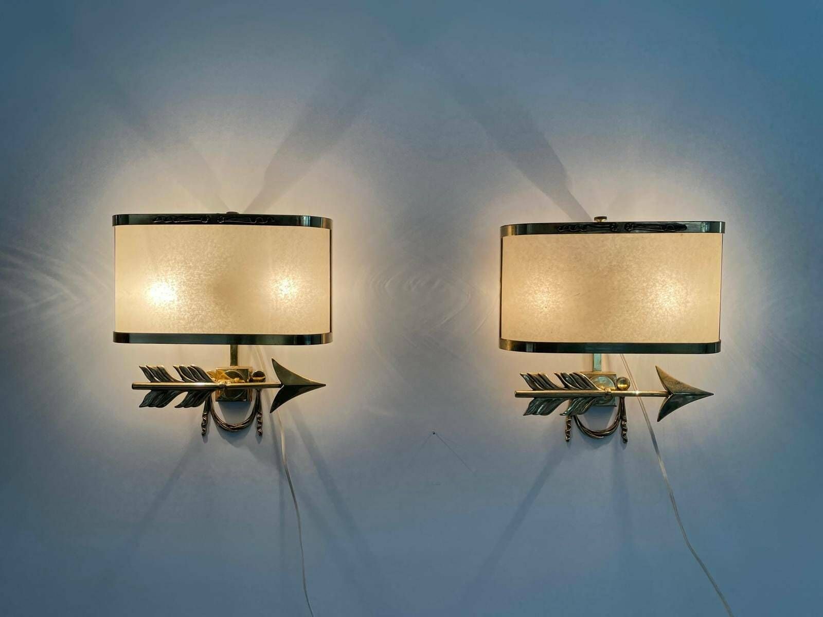 Mid Century Modern Brass Pair Of Arrow Sconces With Cocoon Shade, 50s/60s, Italy