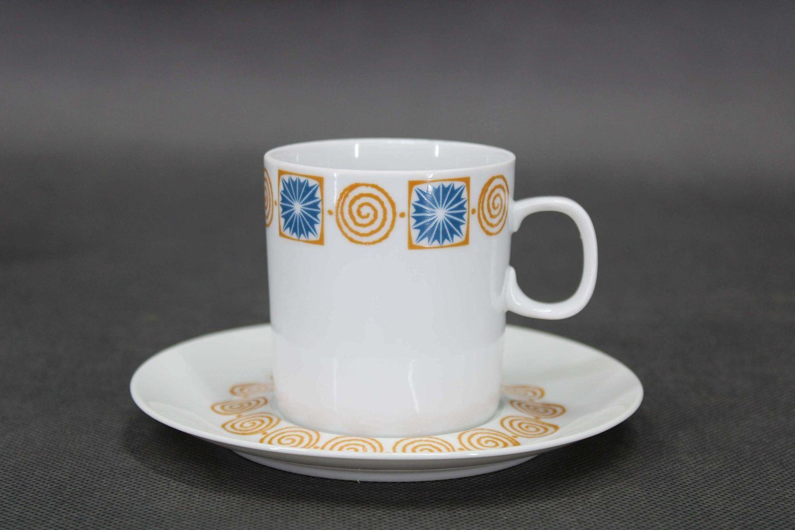 1964 Jaroslav Jezek Exlusive Porcelain Tea Set "Nefertiti", Czechoslovakia photo for sale