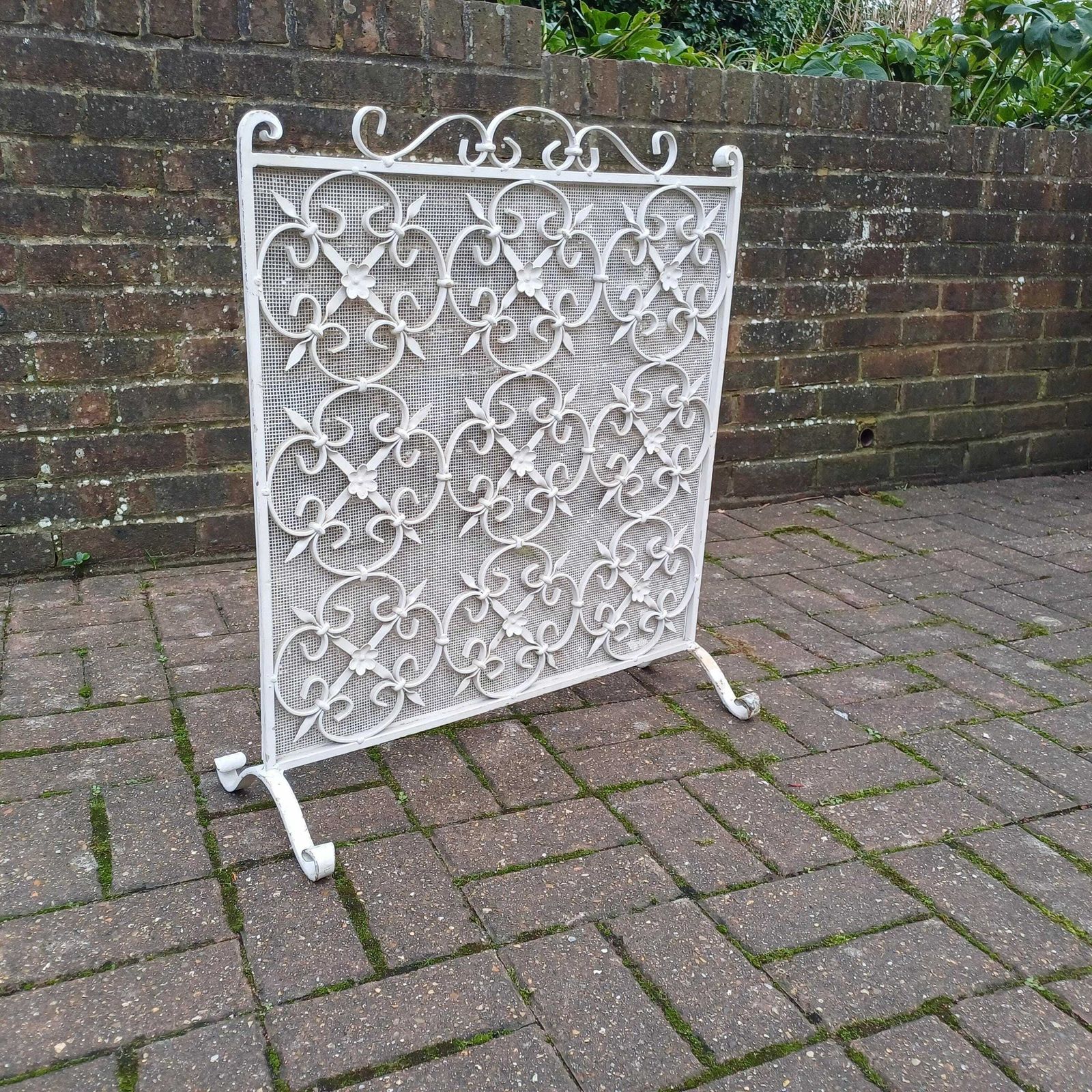 Vintage Mid 20th Century Iron Fire Screen Guard Painted White Heavy Quality photo vinterior