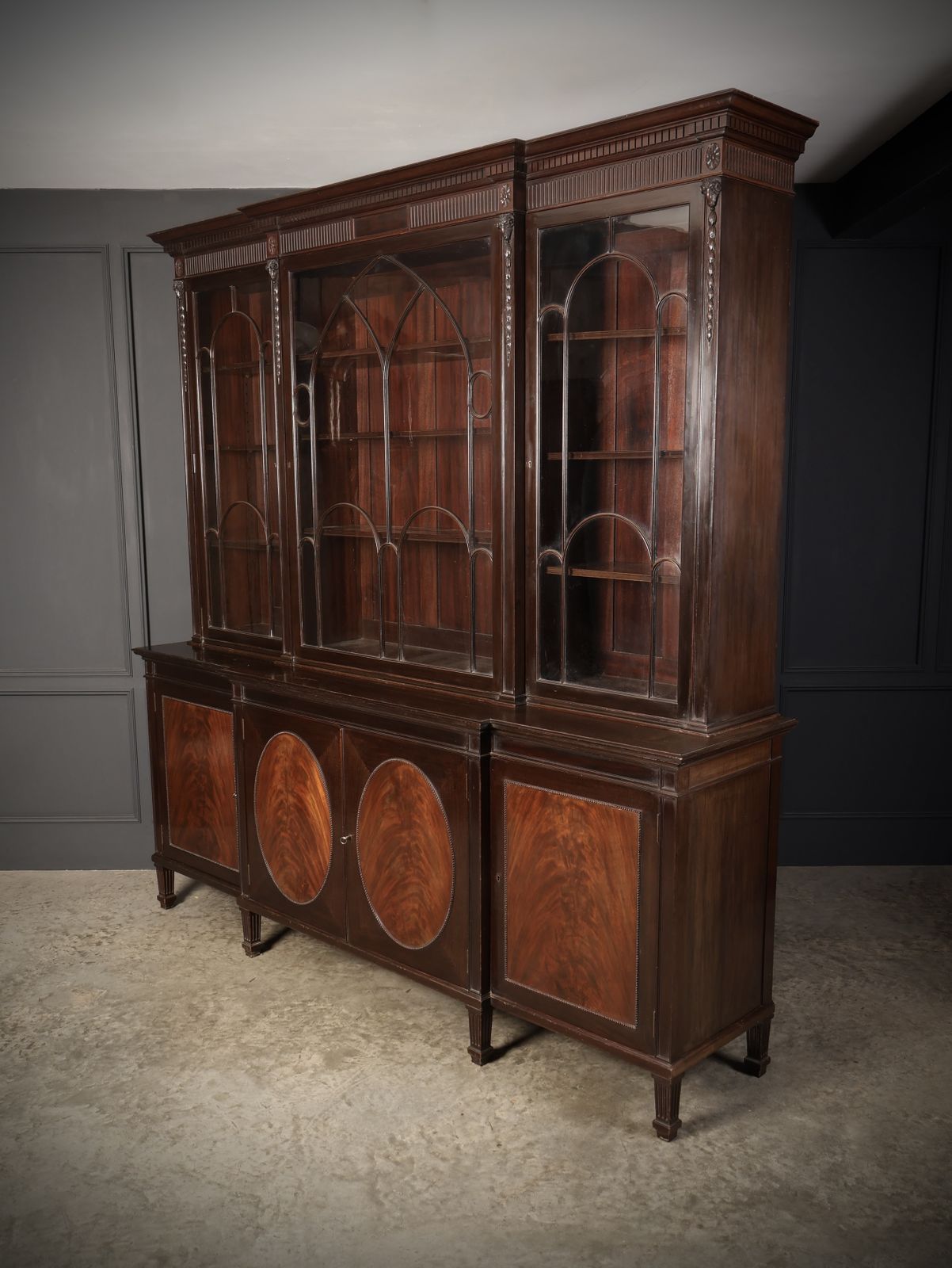Large Mahogany Breakfront Glazed Bookcase photo vinterior