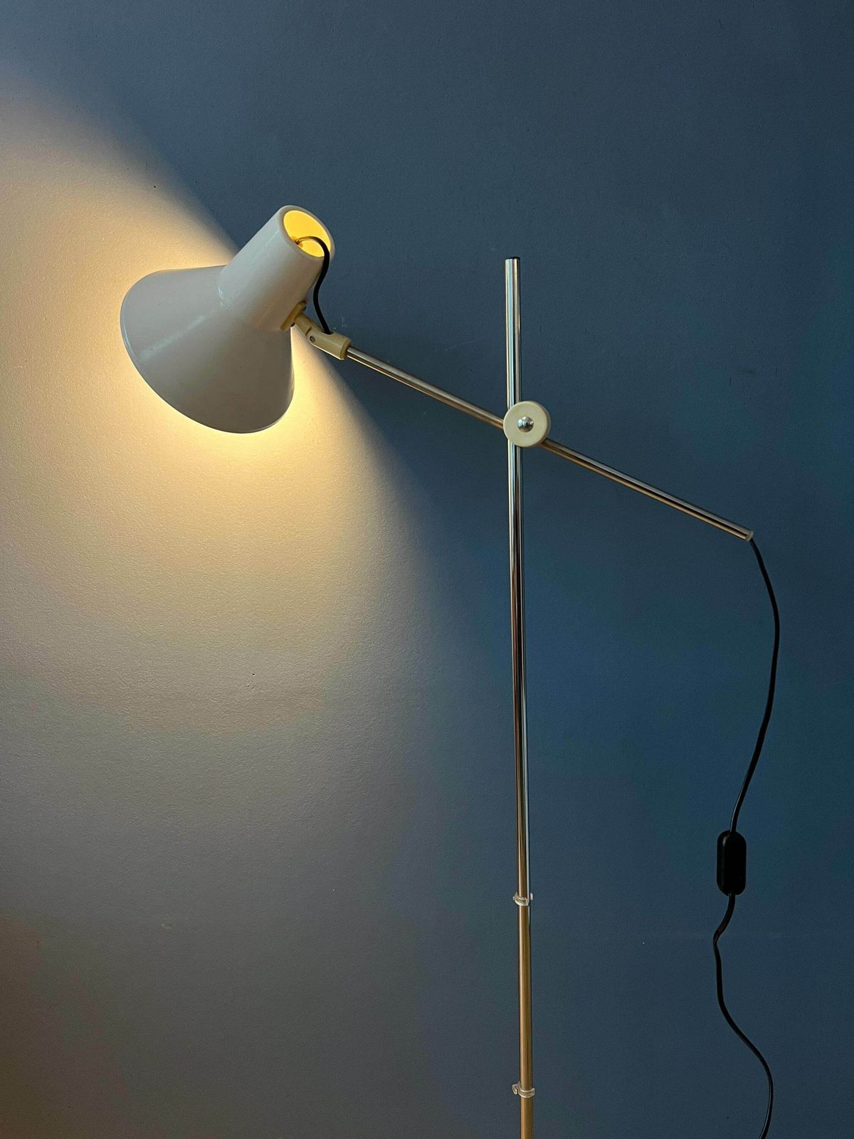 Vintage Witte Mid Century Verstelbare Vloerlamp
