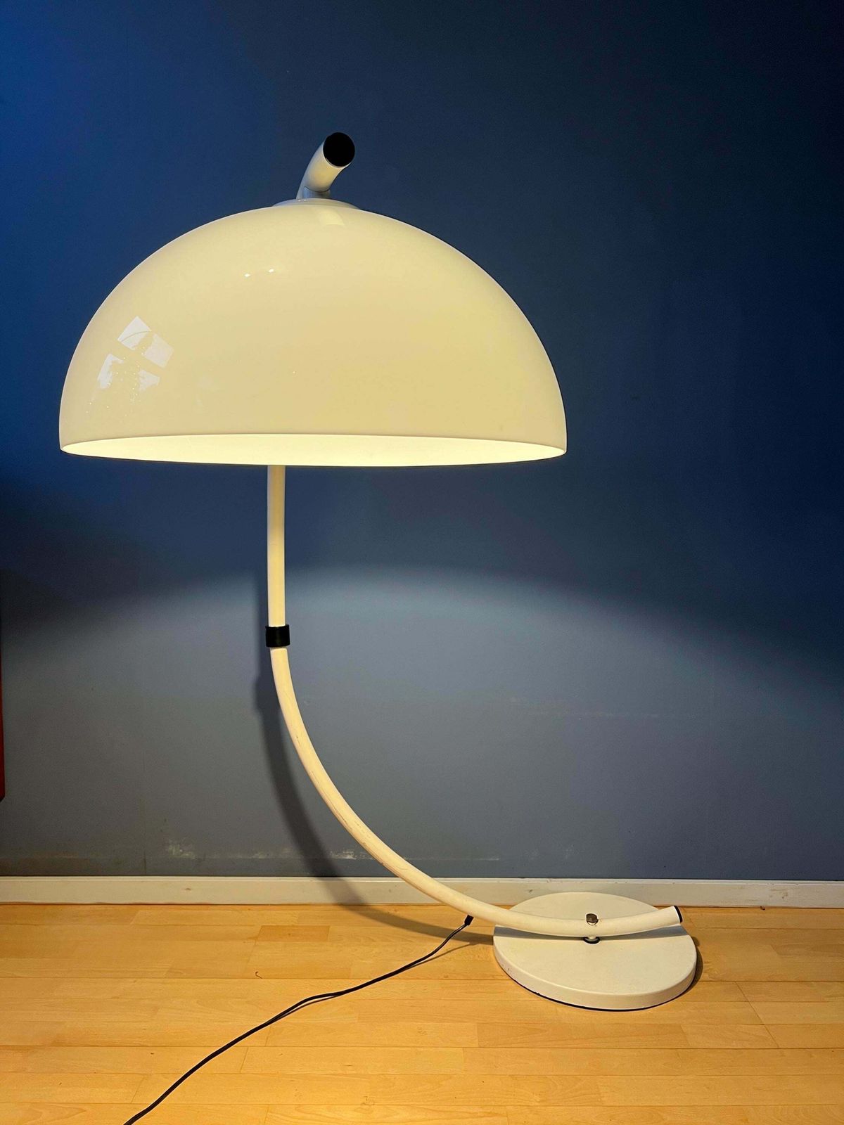 White Mid Century Dijkstra Flexible Snake Mushroom Floor Lamp photo Lighting