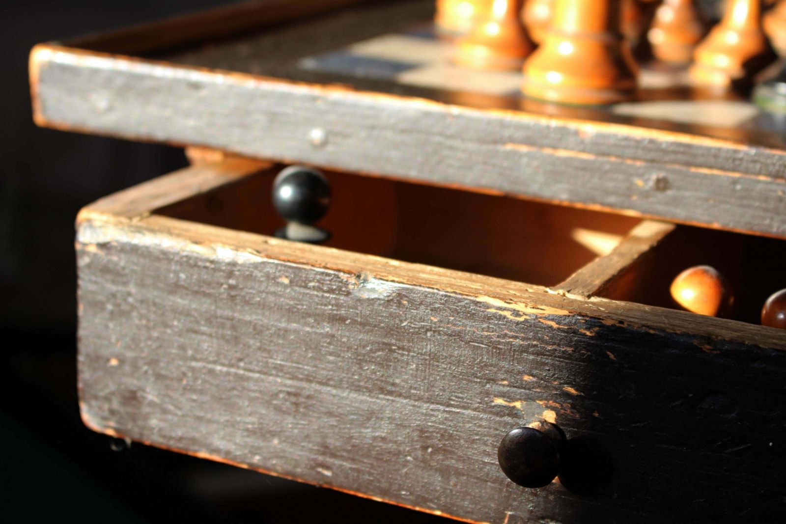 Late 18th George III Provincial Folk Art Painted Oak Games Chess Side Table photo 1625.0