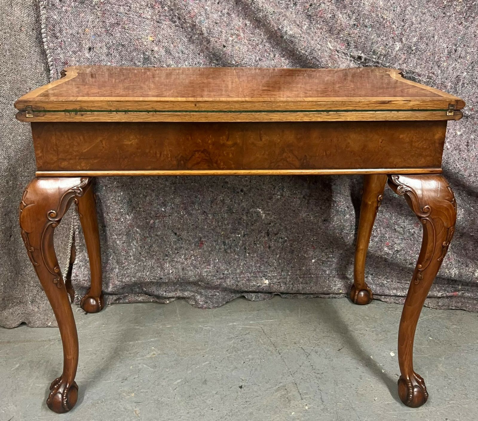 photo vinterior Fine Burr Walnut Card Table By Maple & Co. Of London
