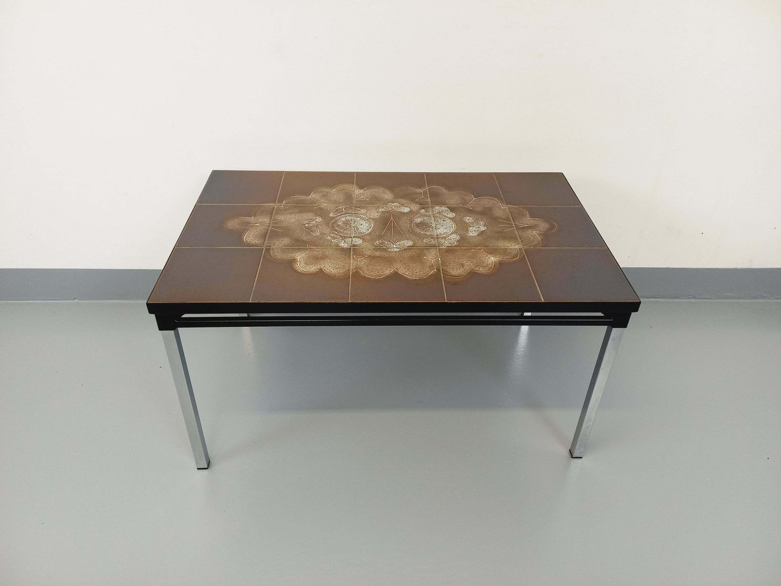 photo furniture Rechthoekige salontafel van metaal en bruin keramiek