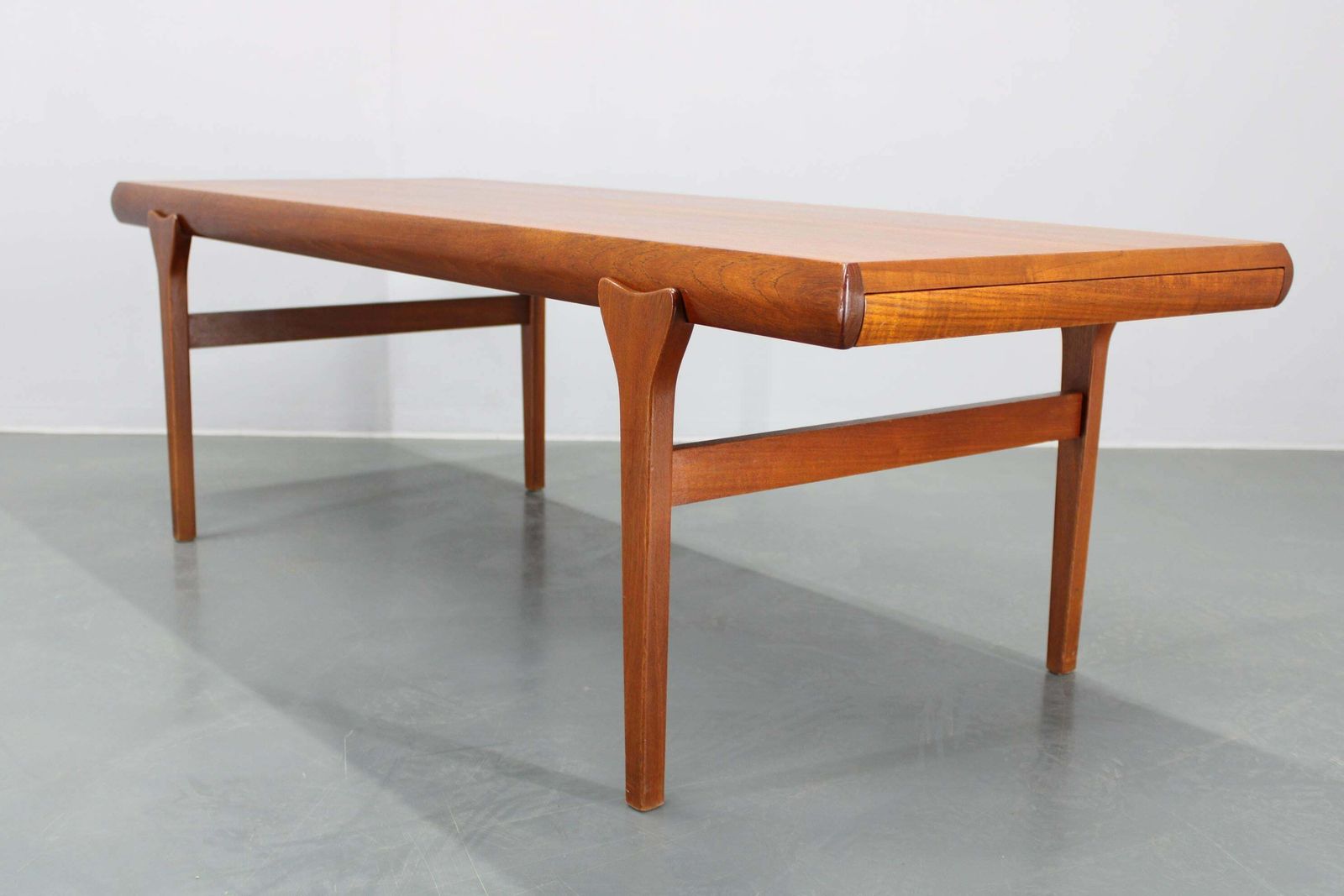photo vintage 1960s Johannes Andersen Restored Teak Coffee Table For Cfc Silkeborg, Denmark