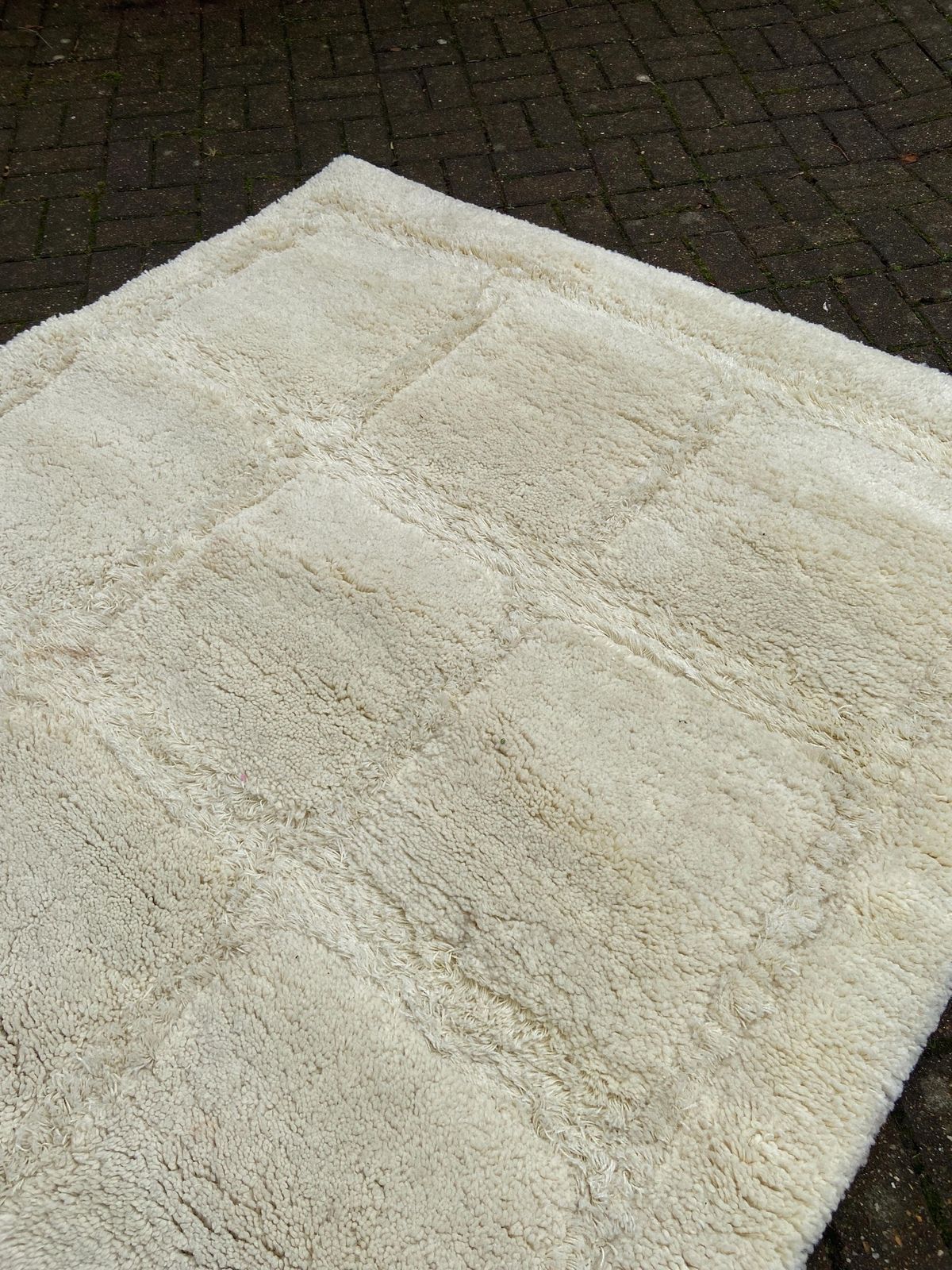 Large Vintage Shaggy Cream Rug With Contrasting Square Detail   Likely 1980s. Good Size 234cm X 158cm photo vinterior