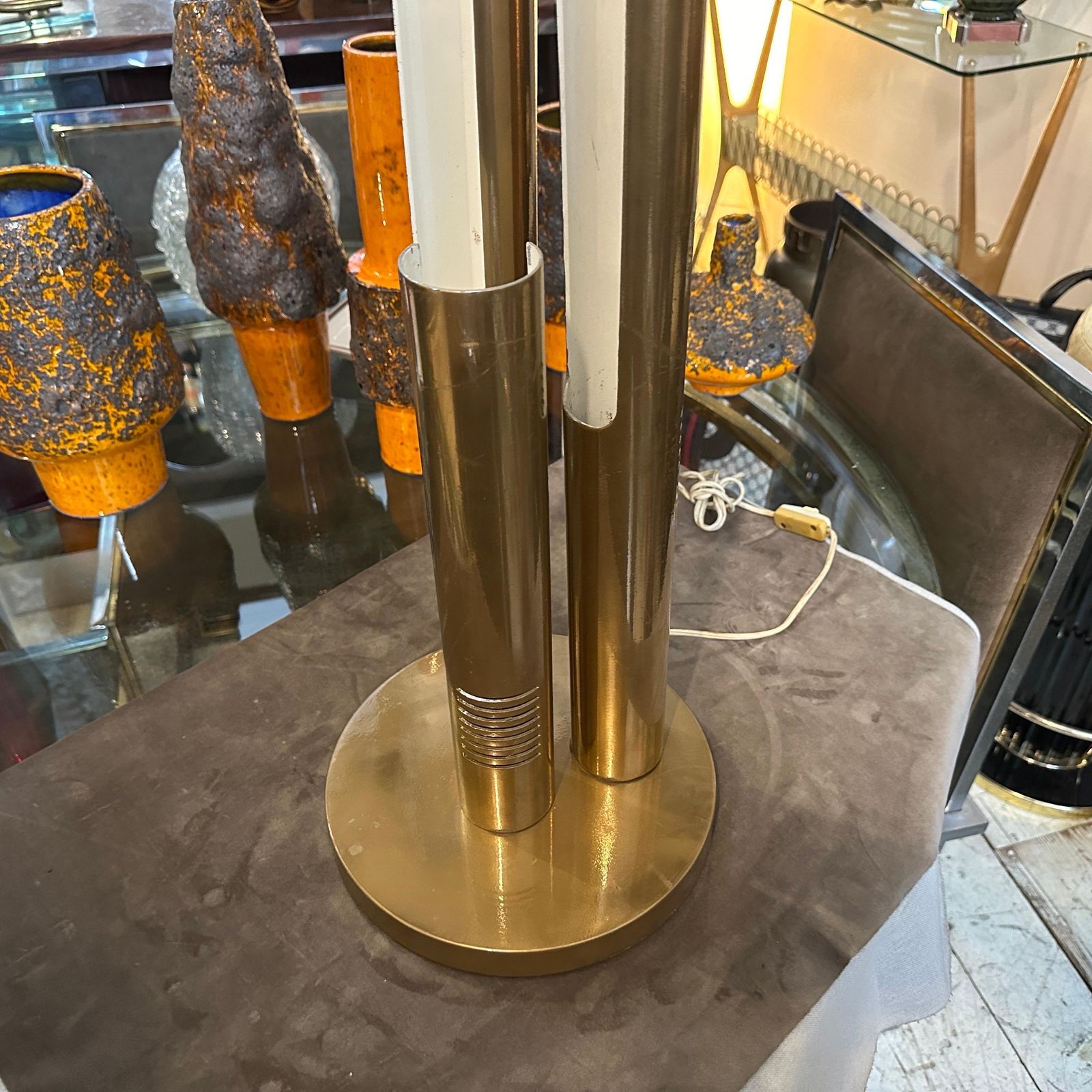 1970s Gio Ponti Style Mid Century Modern Gilded Metal Italian Table Lamp photo for sale