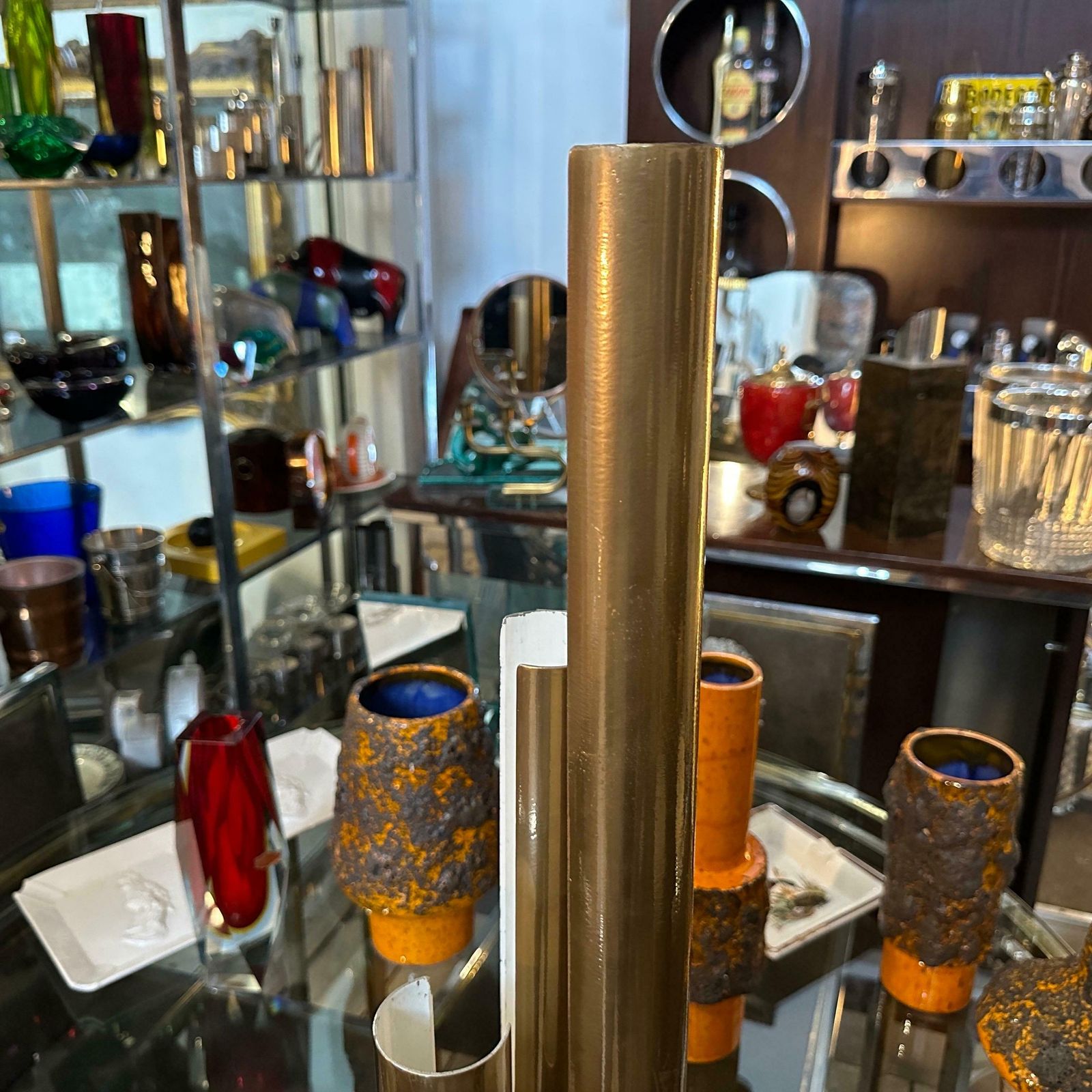1970s Gio Ponti Style Mid Century Modern Gilded Metal Italian Table Lamp photo vinterior