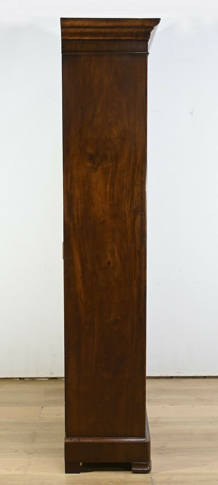 photo furniture Glass Fronted Mahogany Bookcase, Restoration Period – 1st Part Of The 19th Century