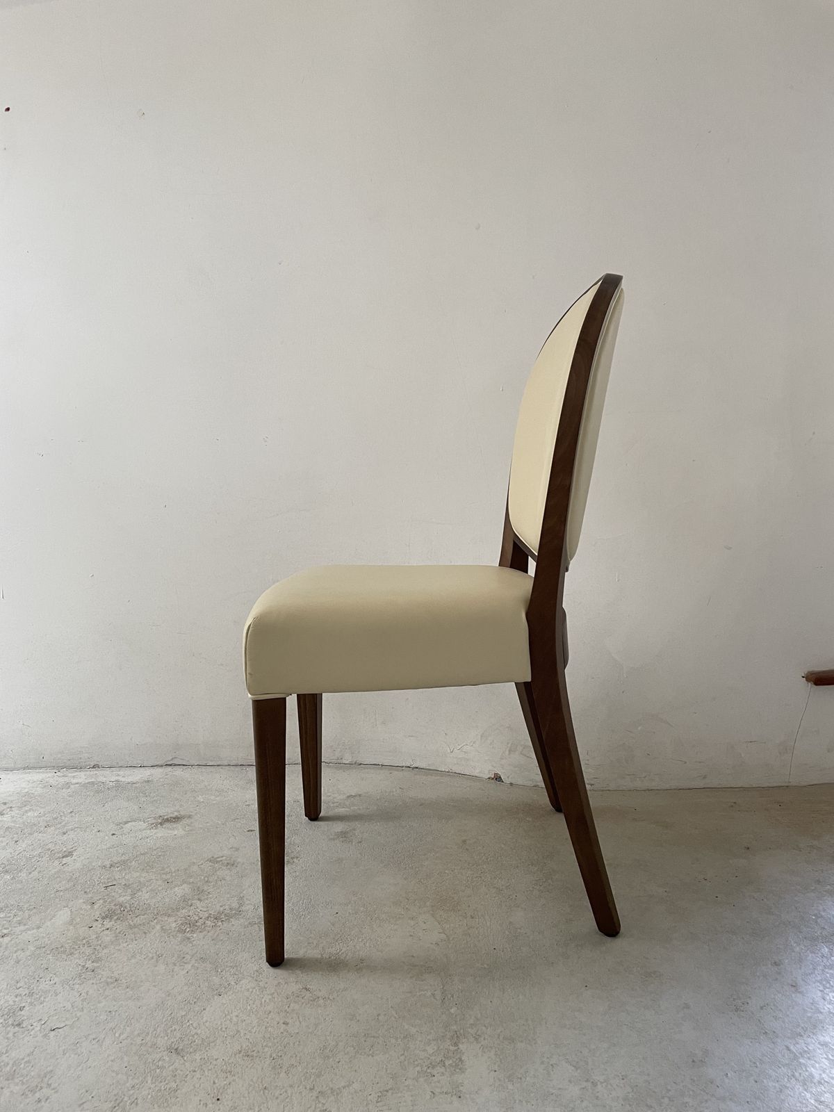 Cream Leather And Walnut Dining Or Statement Chair   Ex. Contract, Perfect Condition photo Furniture