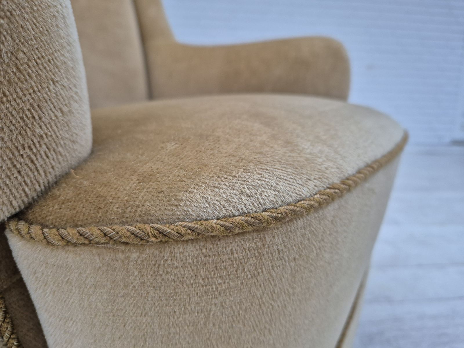 photo vintage 1970s, Danish Lounge Chair, Original Condition, Furniture Velour.
