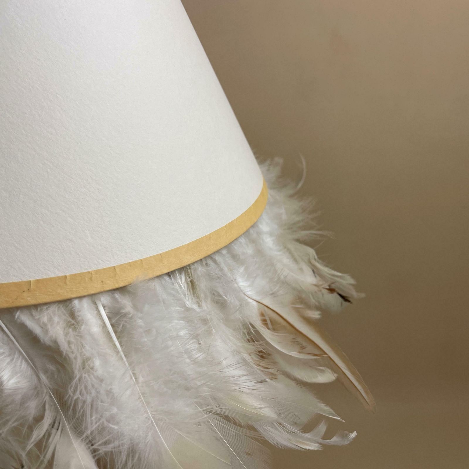 photo furniture Feather Fringe Edge Detail Cone Lamp Shade Cream Lampshade Lightshade Light Natural Beige Bedside Classic Ribbon Handmade Unique